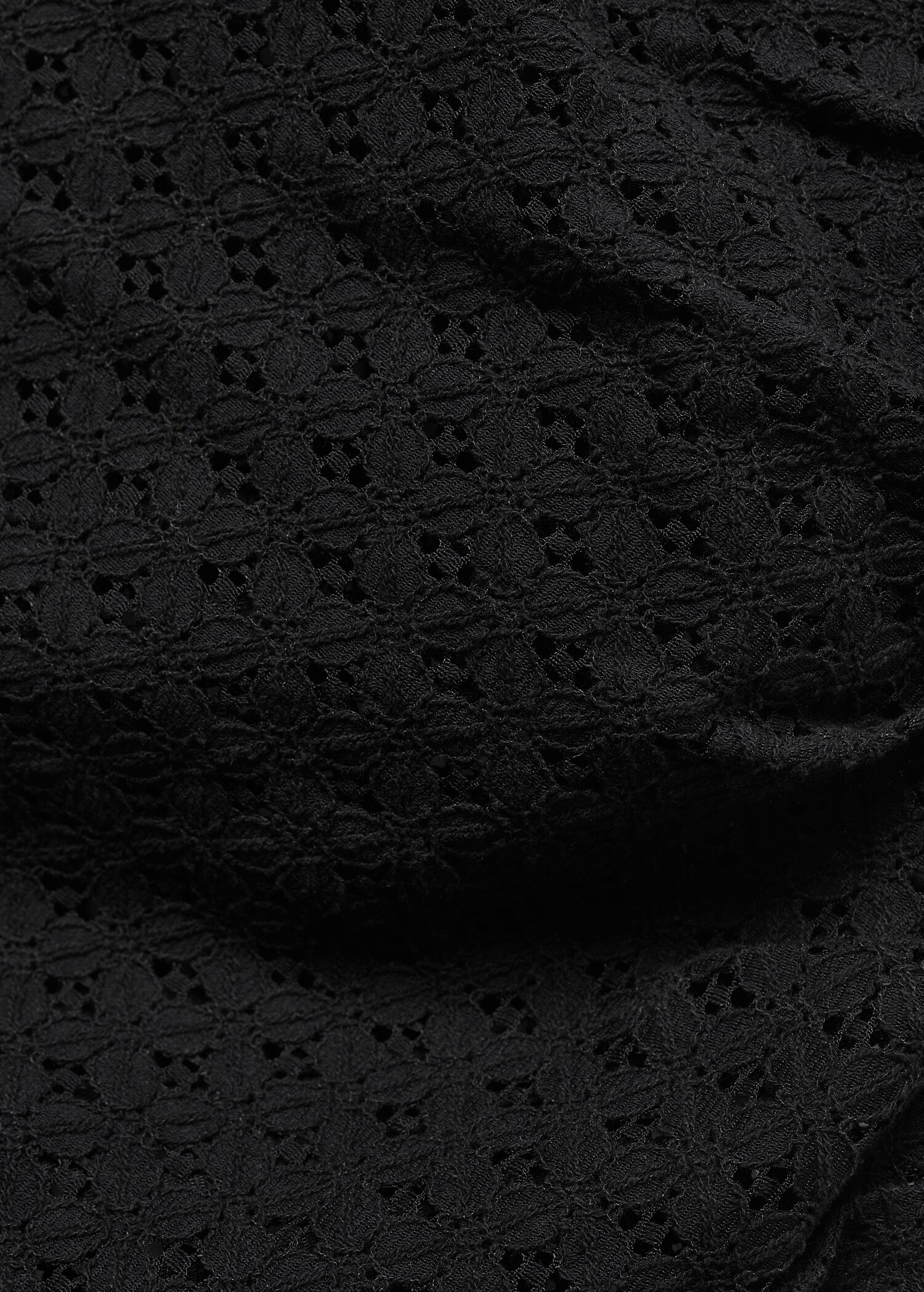 Asymmetrical openwork top - Details of the article 8
