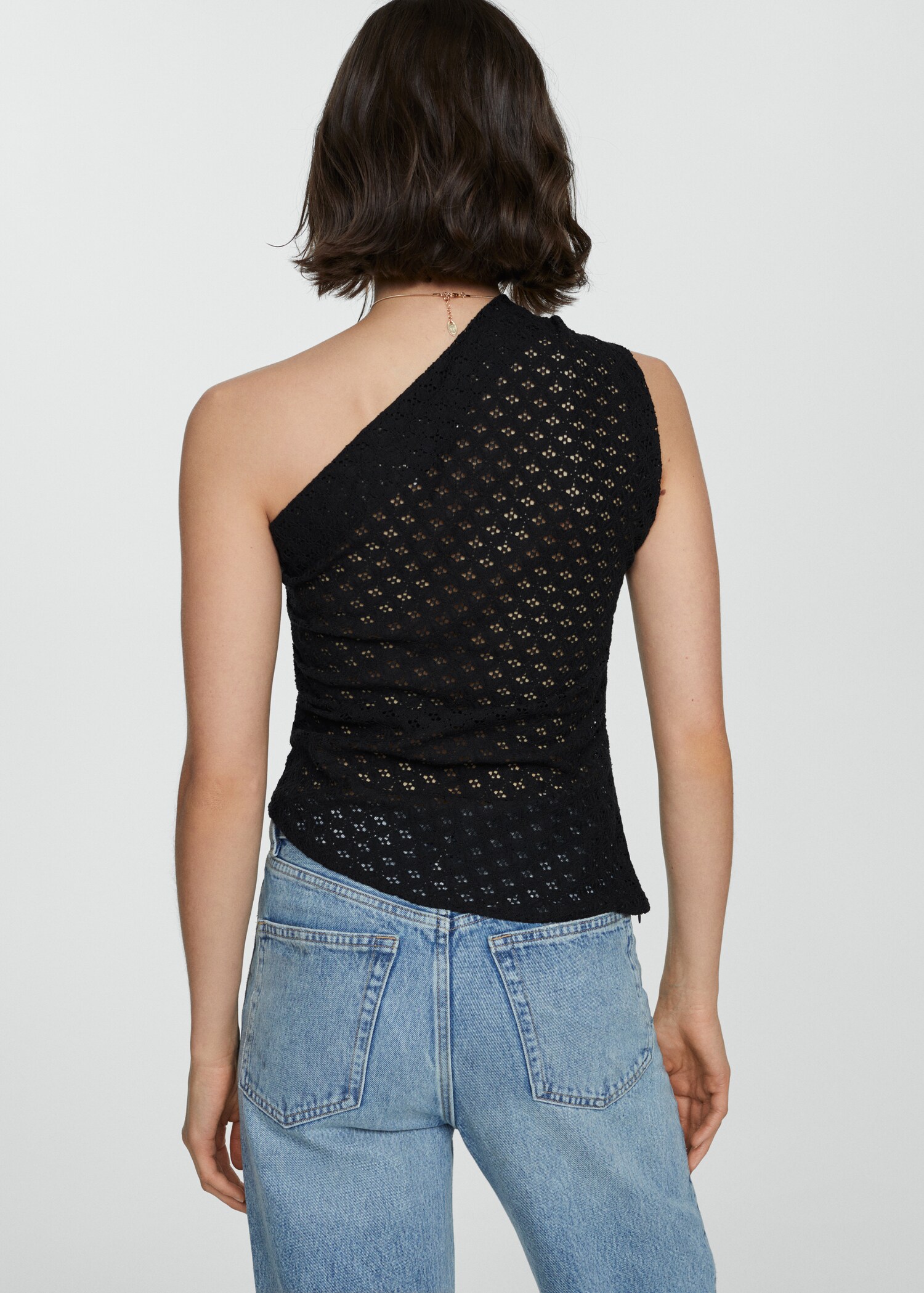 Asymmetrical openwork top - Reverse of the article