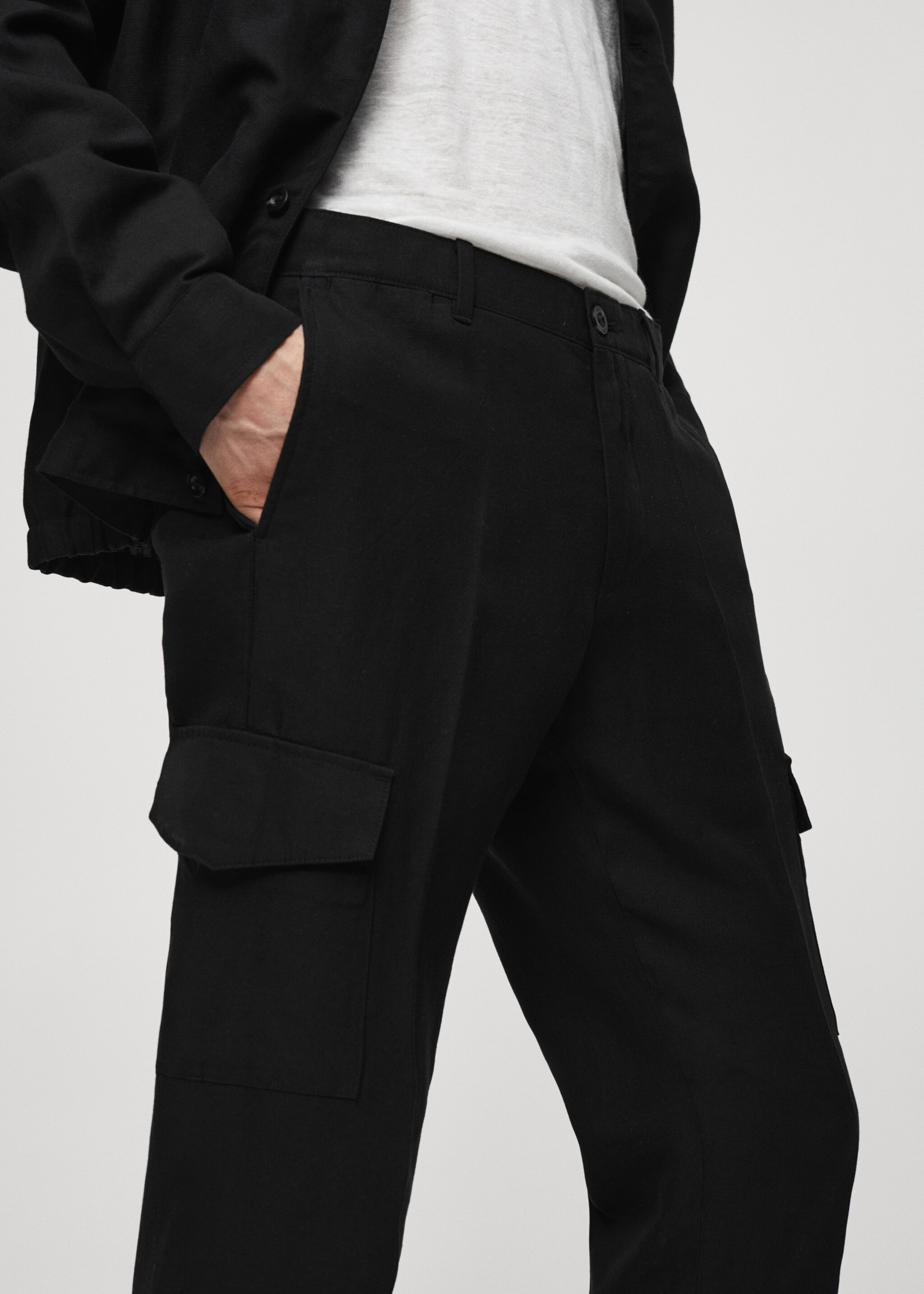 Linen-blend cargo trousers - Details of the article 1