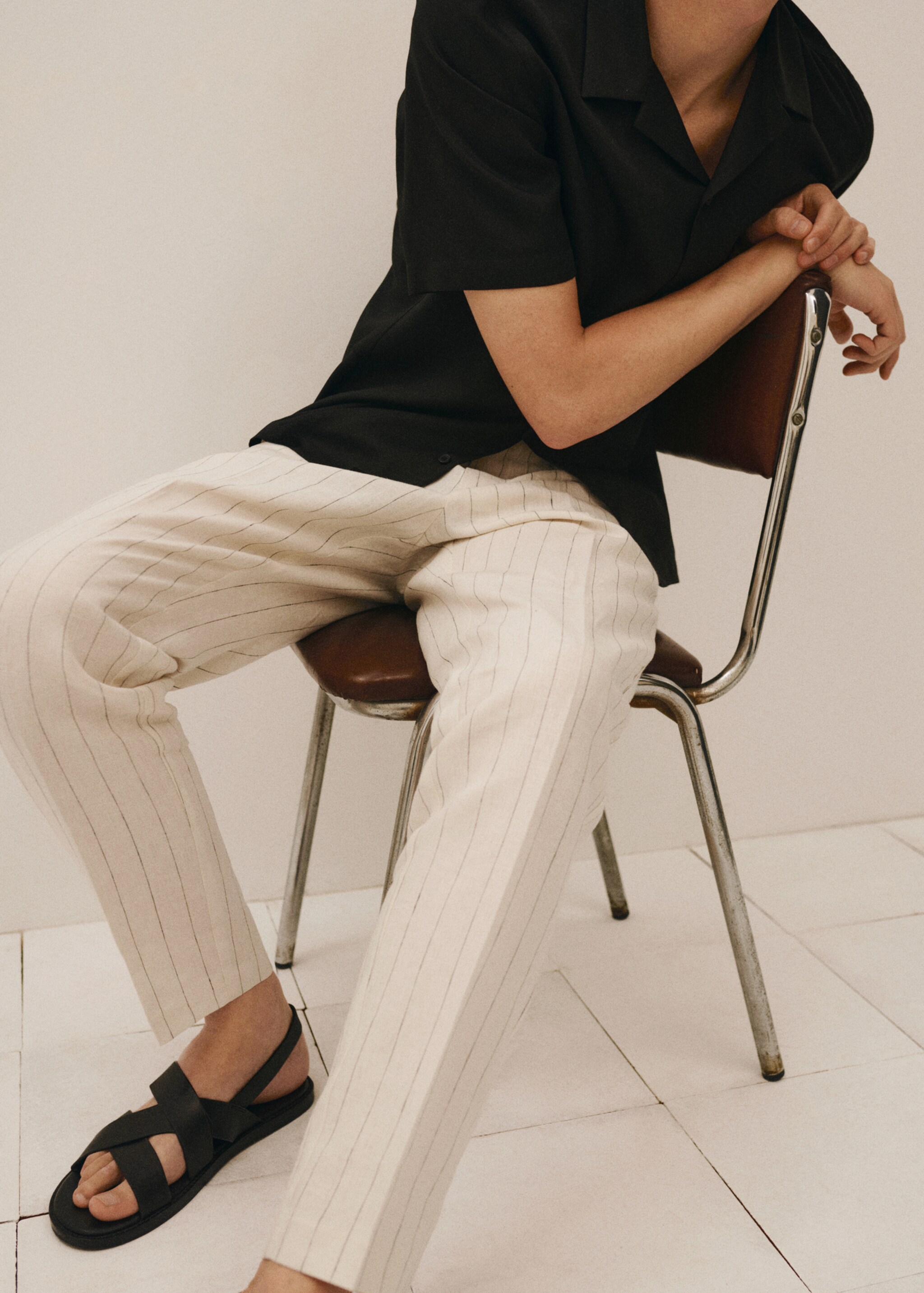 Slim-fit pinstripe trousers - Details of the article 3