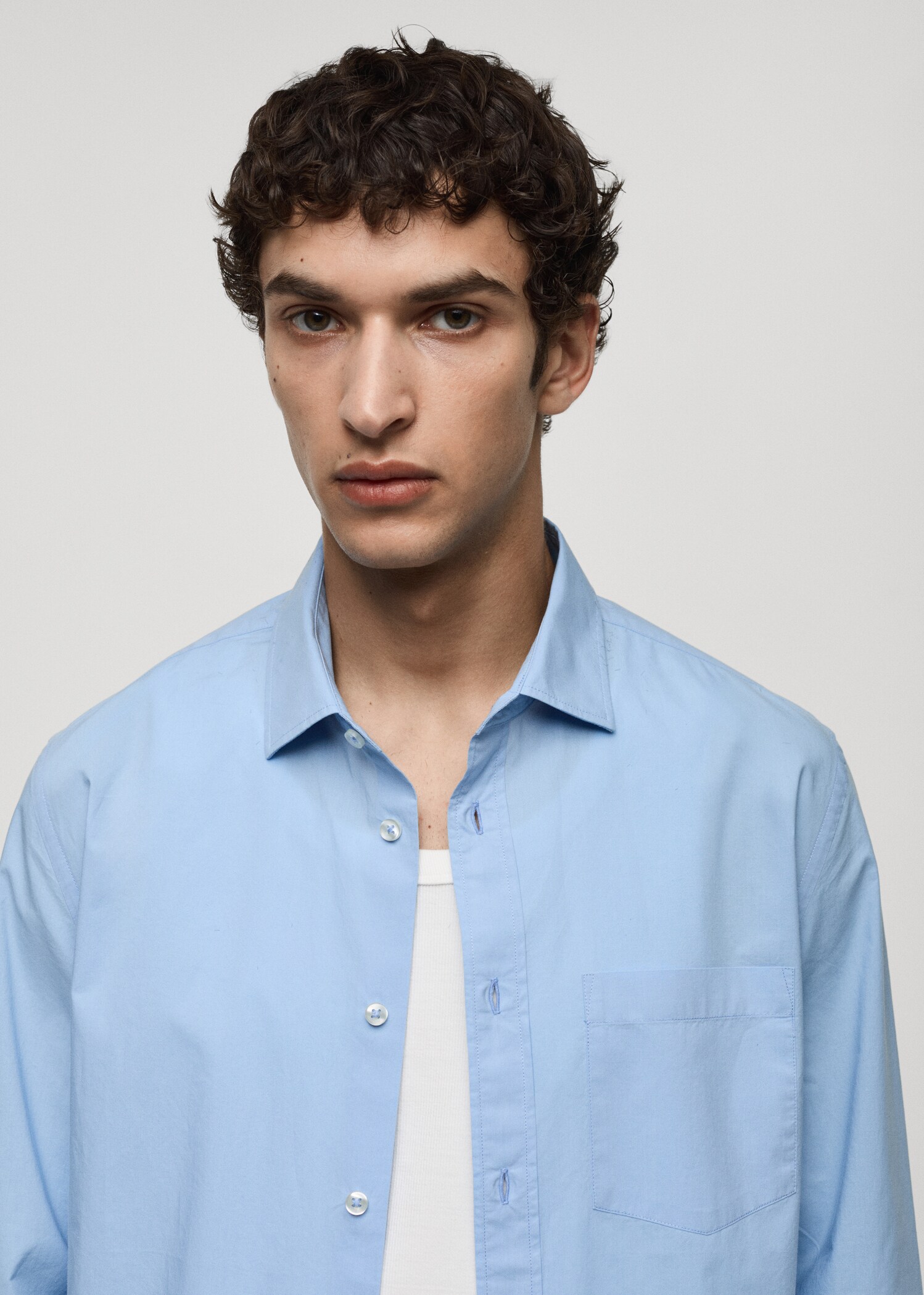Regular-fit 100% cotton shirt with pocket - Details of the article 1