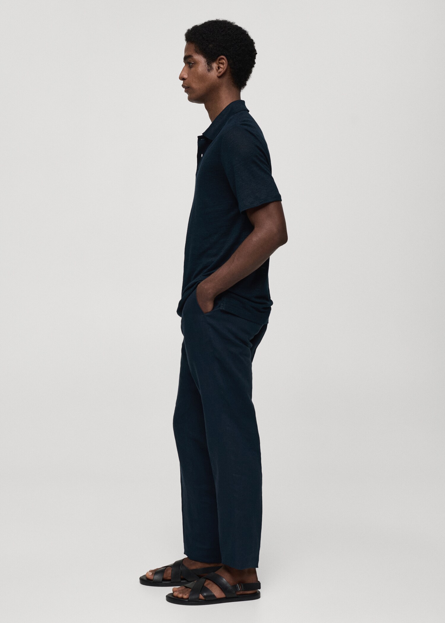 Slim fit 100% linen polo shirt - Details of the article 2