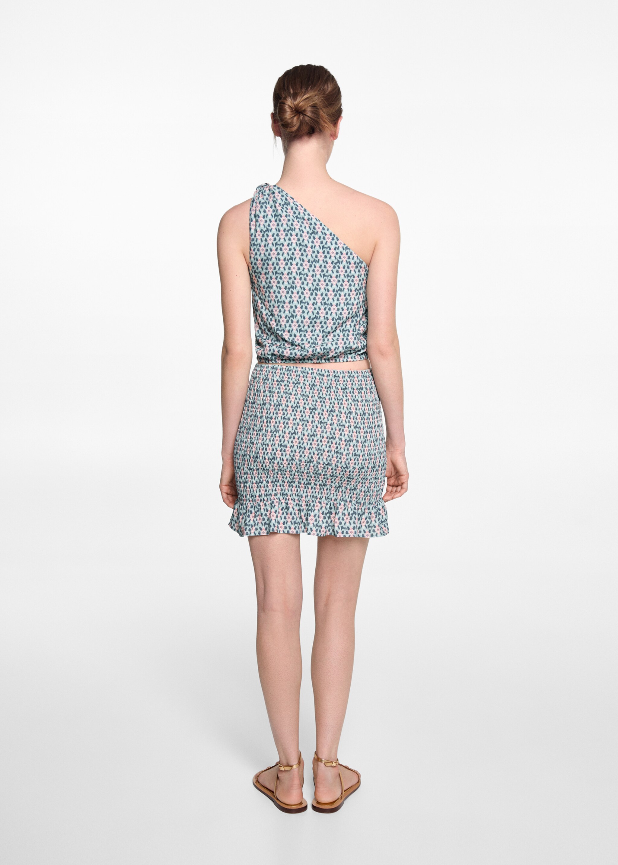 Gathered skirt with ruffles - Reverse of the article, Pastel Green. Ref: 67047715-00.