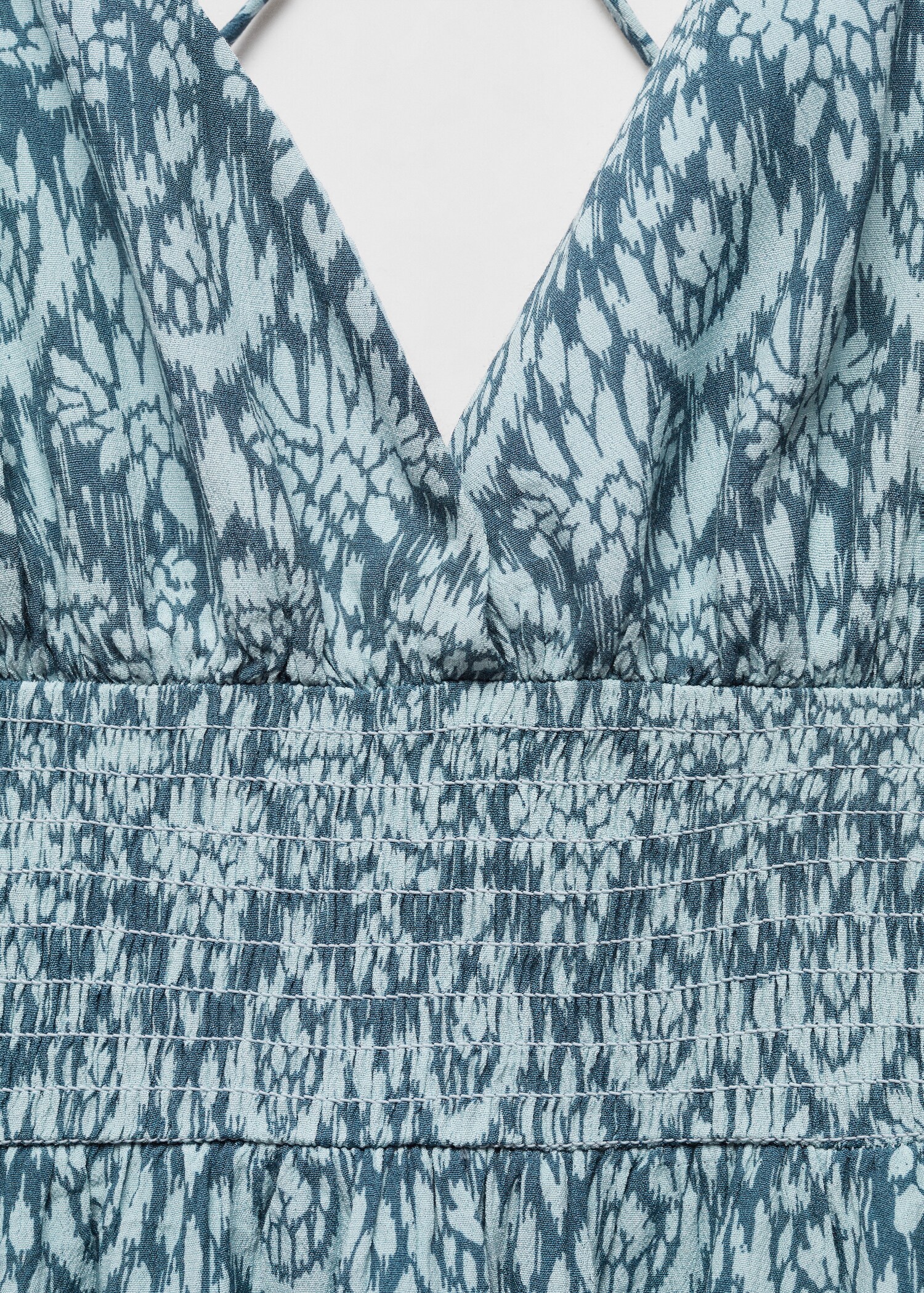 Gemustertes Kleid mit Raffdetail - Detail des Artikels 8
