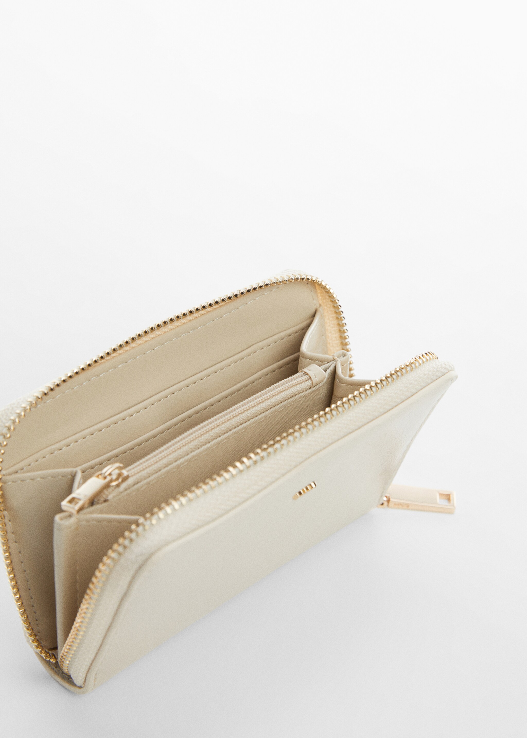 Embossed wallet with logo - Medium plane, White. Ref: 67047920-00.