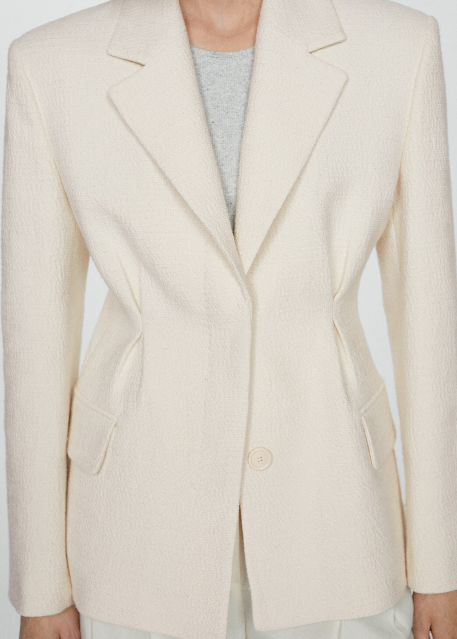 Textured jacket with pleat detail - Details of the article 6