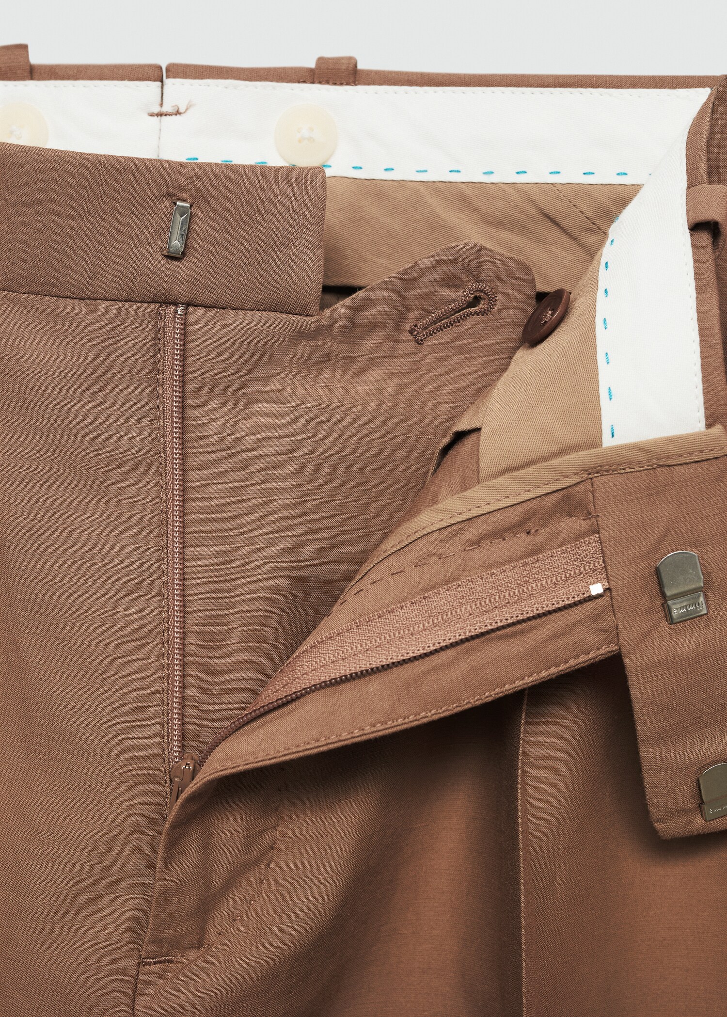 Slim-fit cotton and linen suit trousers - Details of the article 8