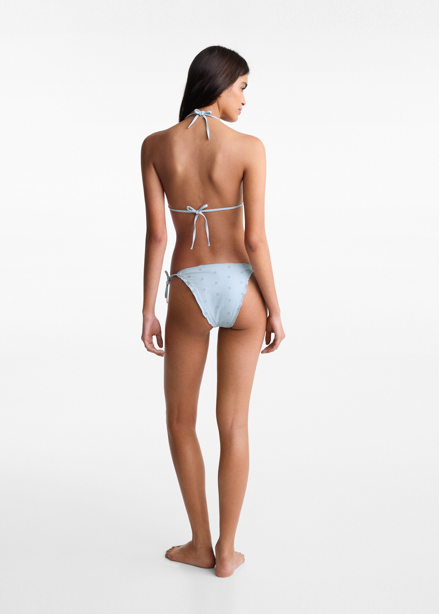 Bikini mit Blumenstickerei - Rückseite des Artikels