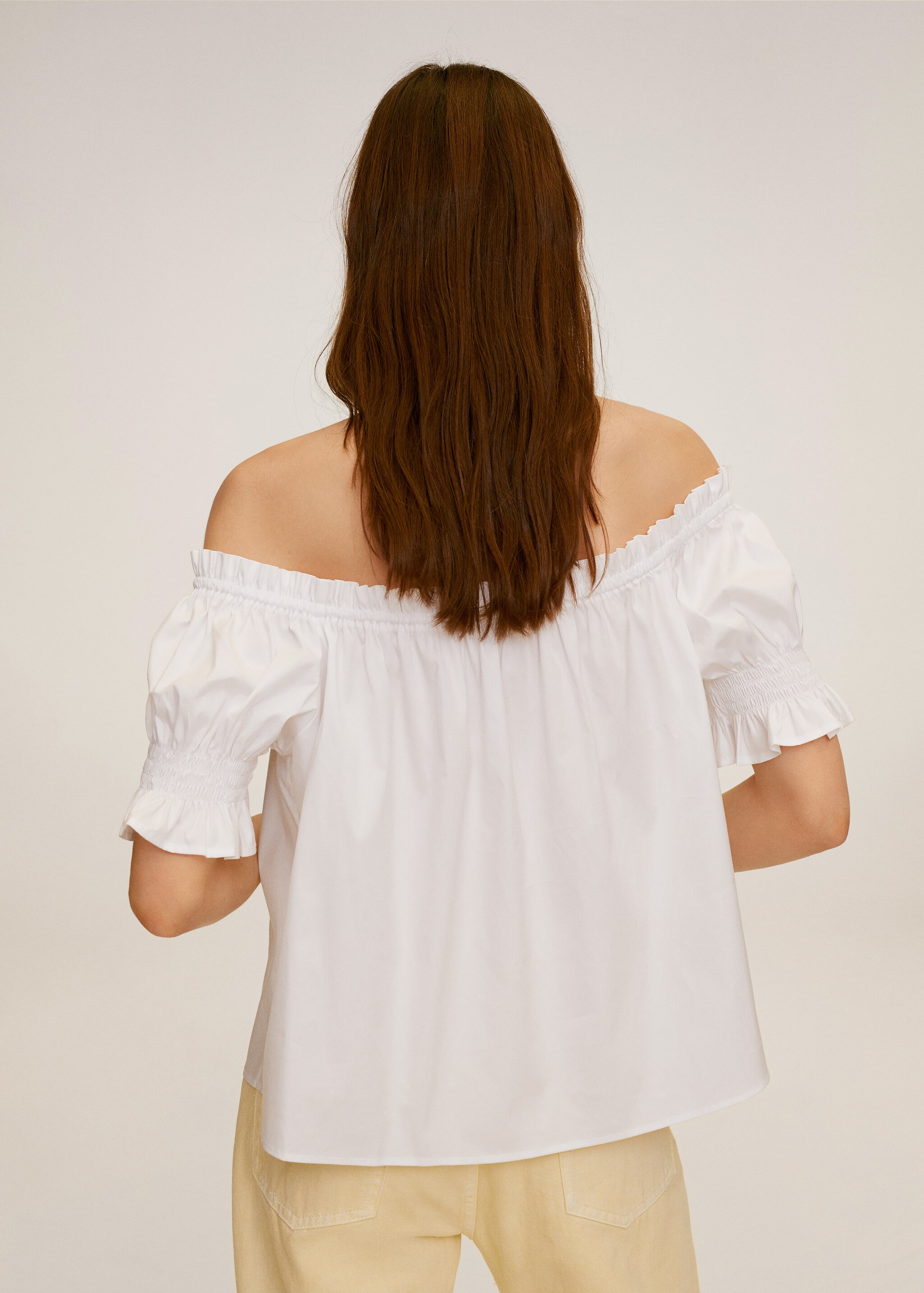 Off-shoulder blouse - Reverse of the article