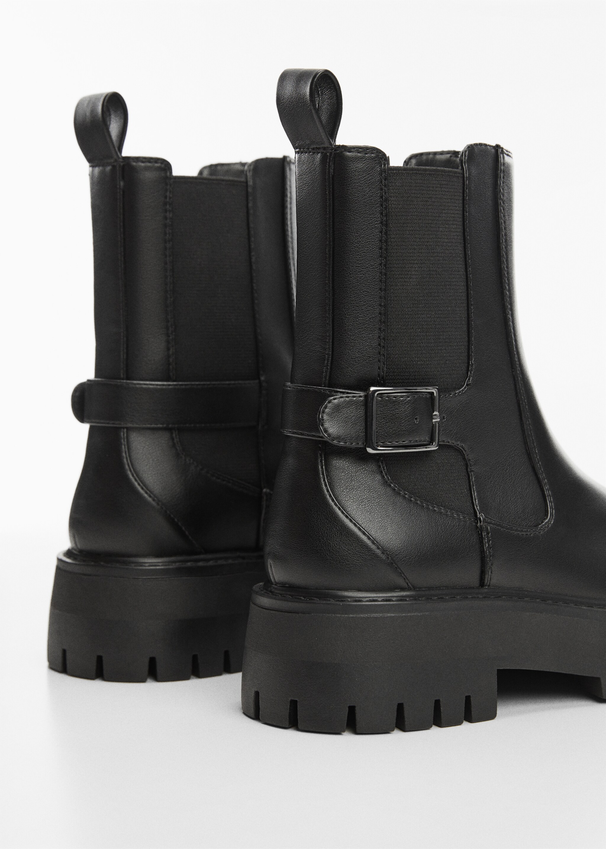 Bottines boucle empiècement élastique - Détail de l'article 1, Noir. Ref: 67050257-00.