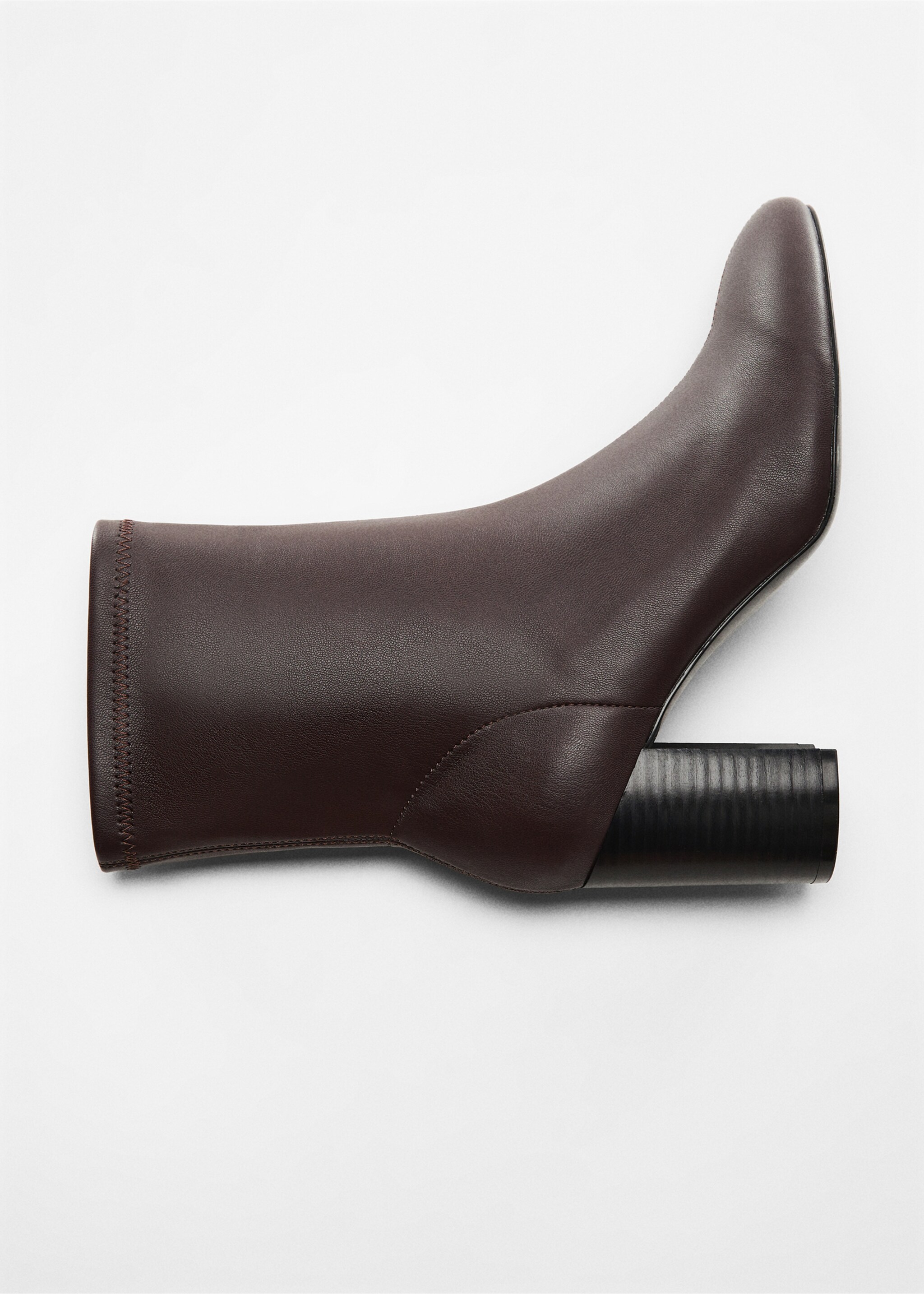 Round-toe heeled ankle boots - Details of the article 5, Burgundy. Ref: 67050275-00.