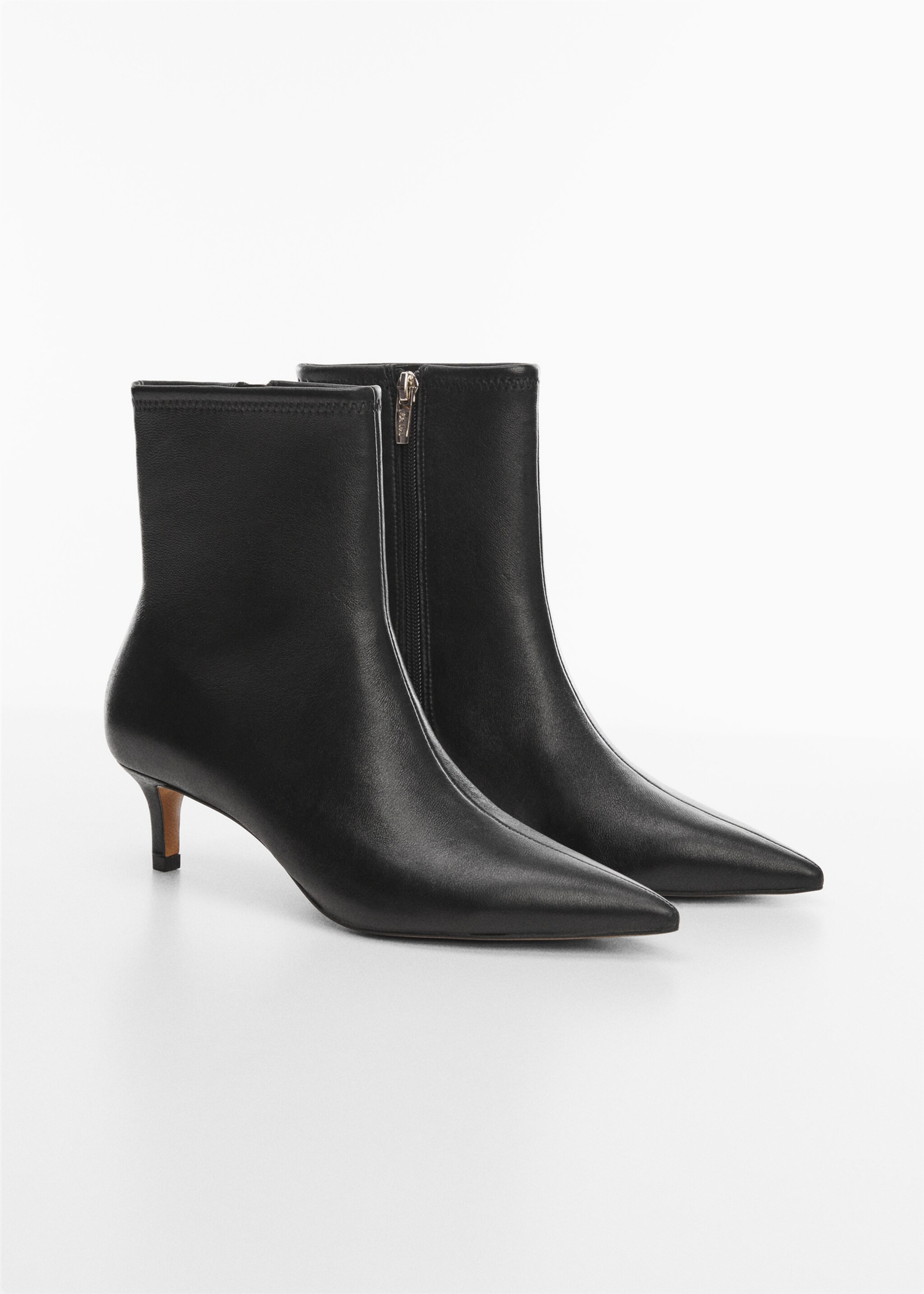 Leder-Stiefelette mit Kittenheel - Mittlere Ansicht