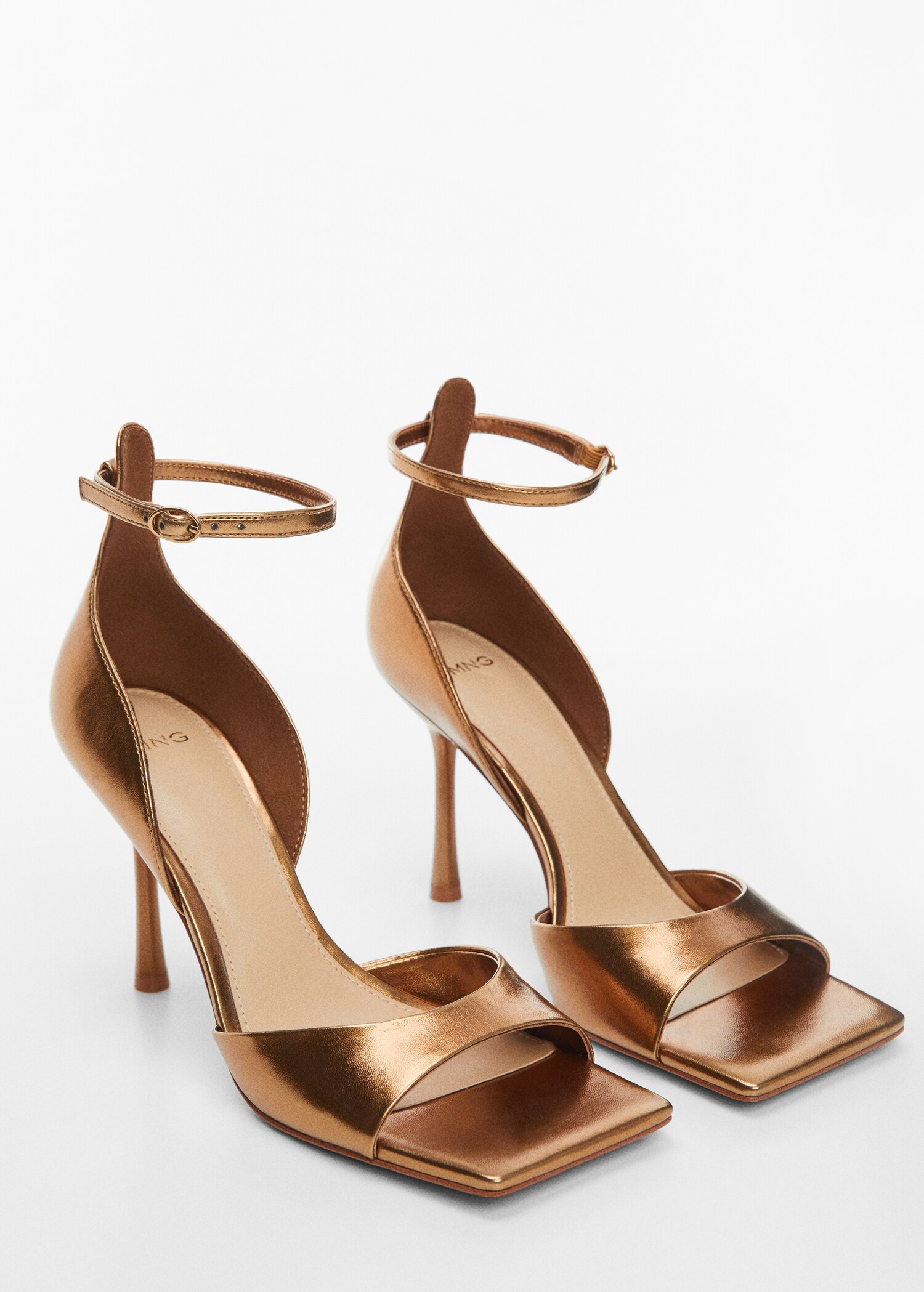 Metallic-Sandale mit Absatz - Mittlere Ansicht