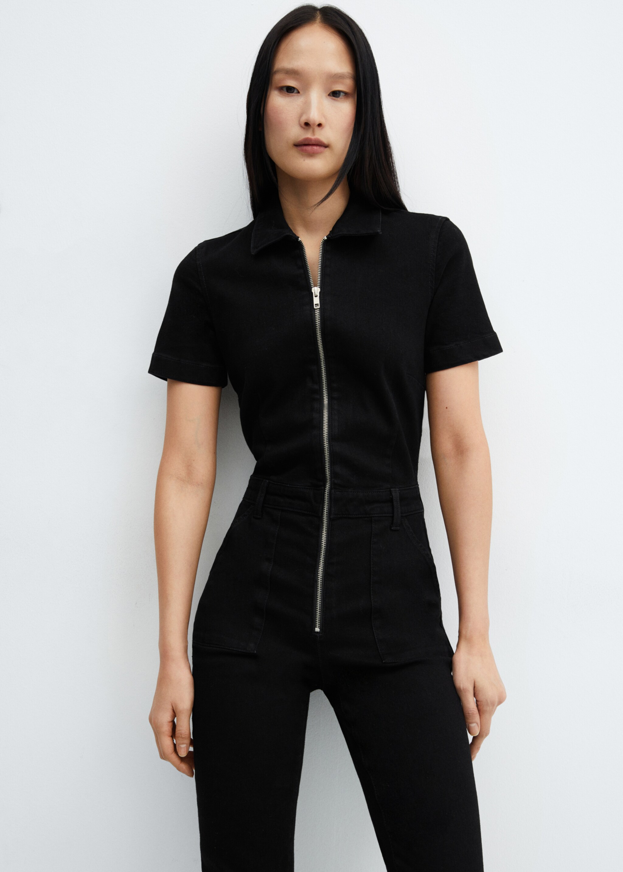 Jeans-Jumpsuit mit Reißverschluss - Mittlere Ansicht