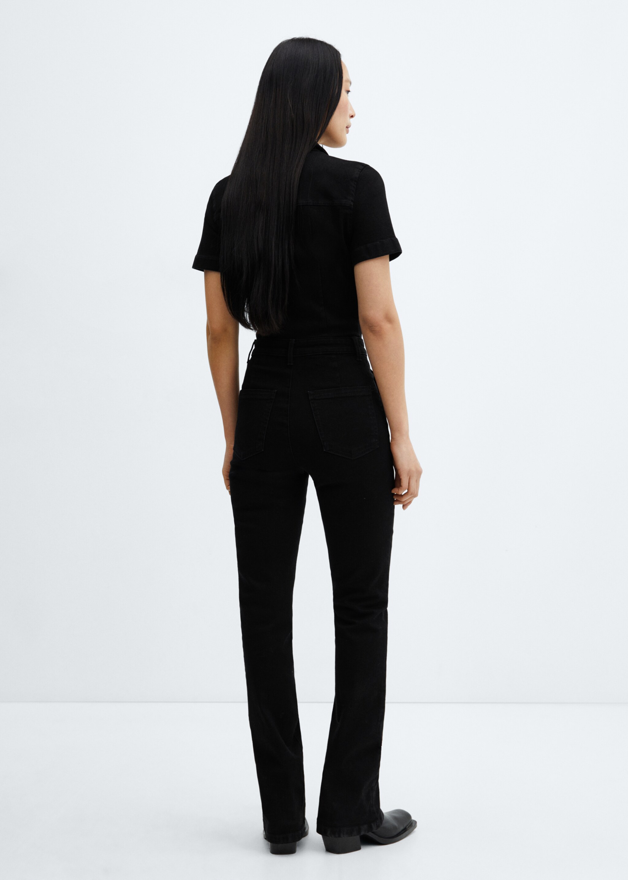 Jeans-Jumpsuit mit Reißverschluss - Rückseite des Artikels