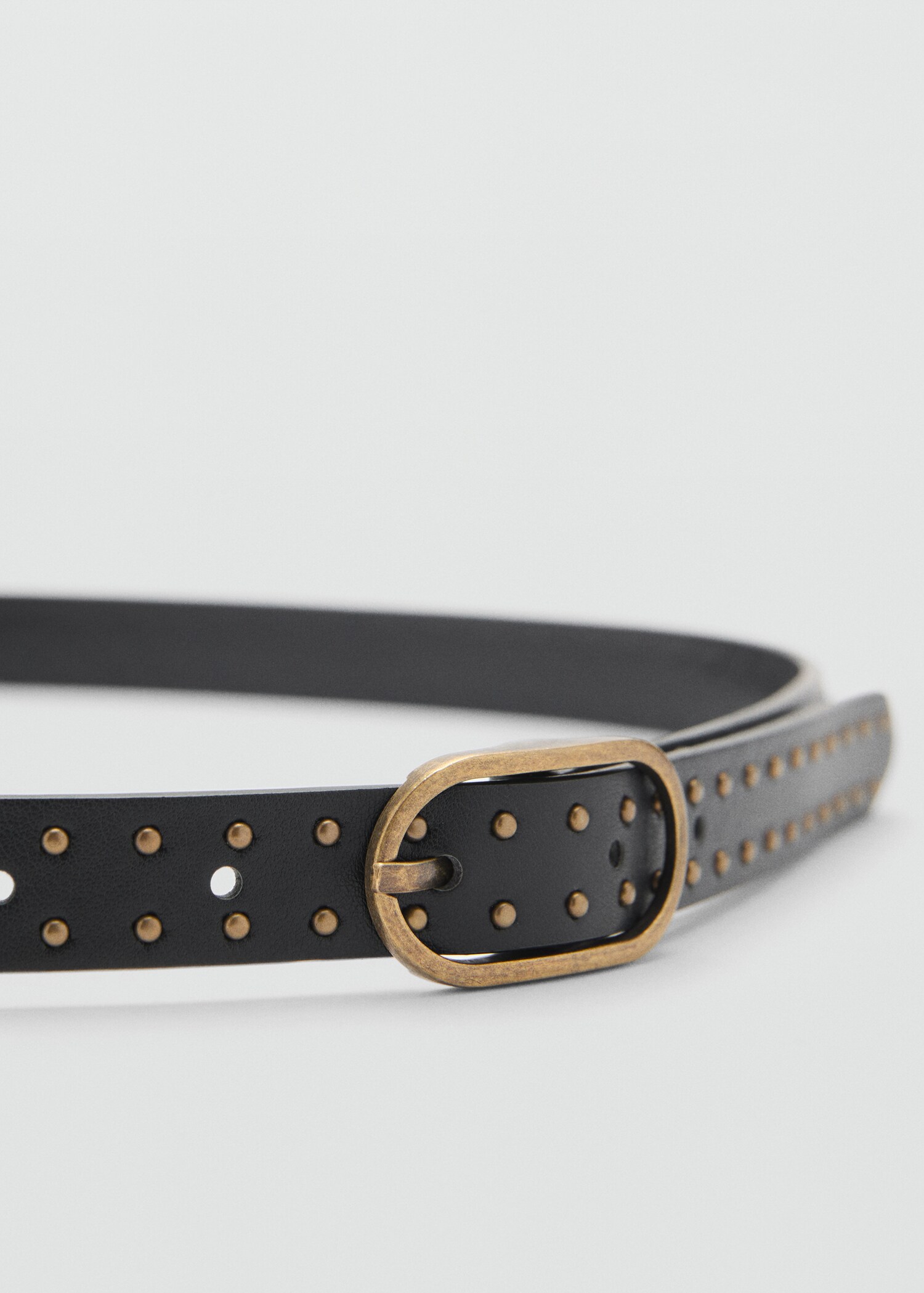 Ceinture cloutée - Plan moyen