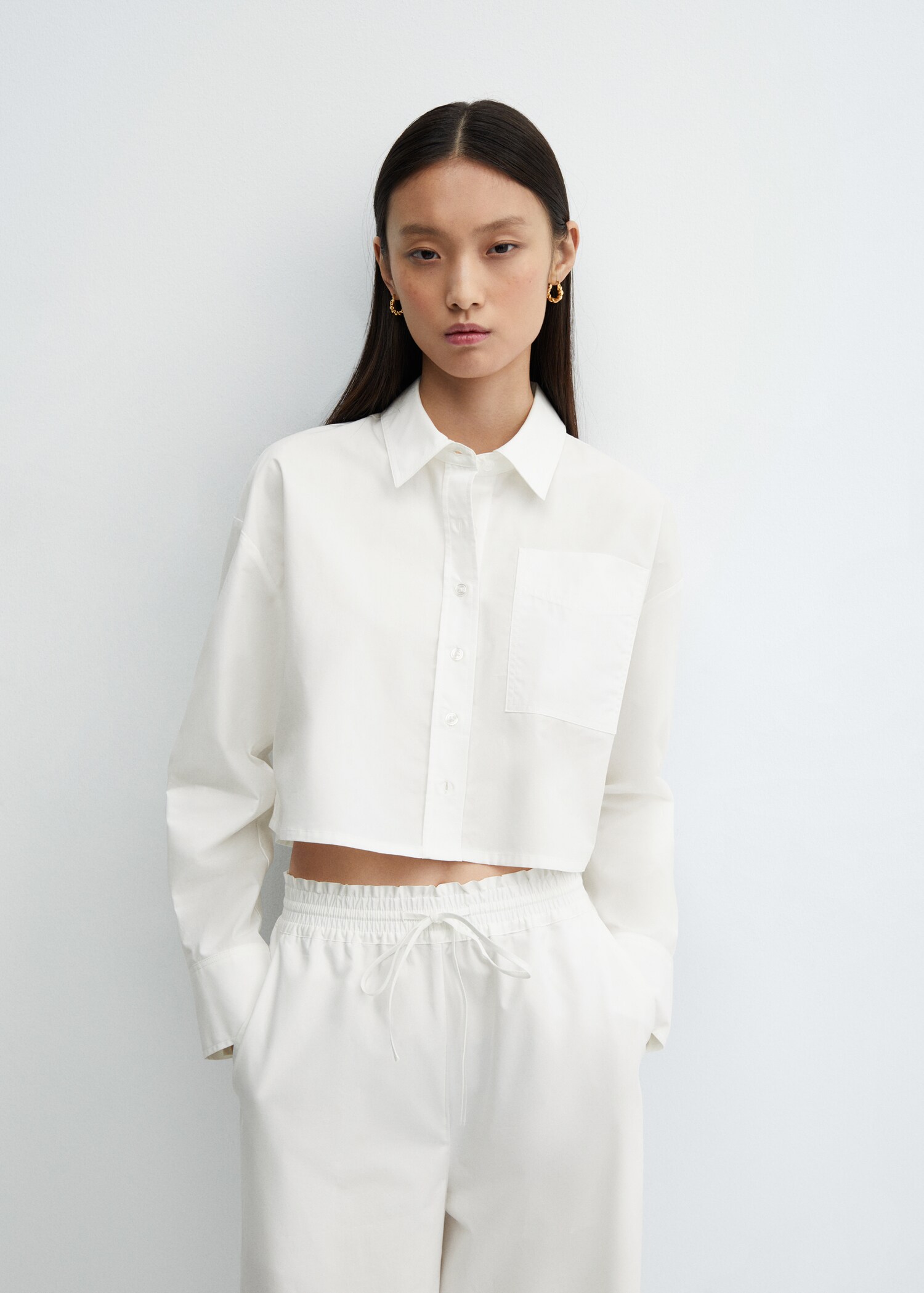 Camisa crop 100% algodón - Plano medio