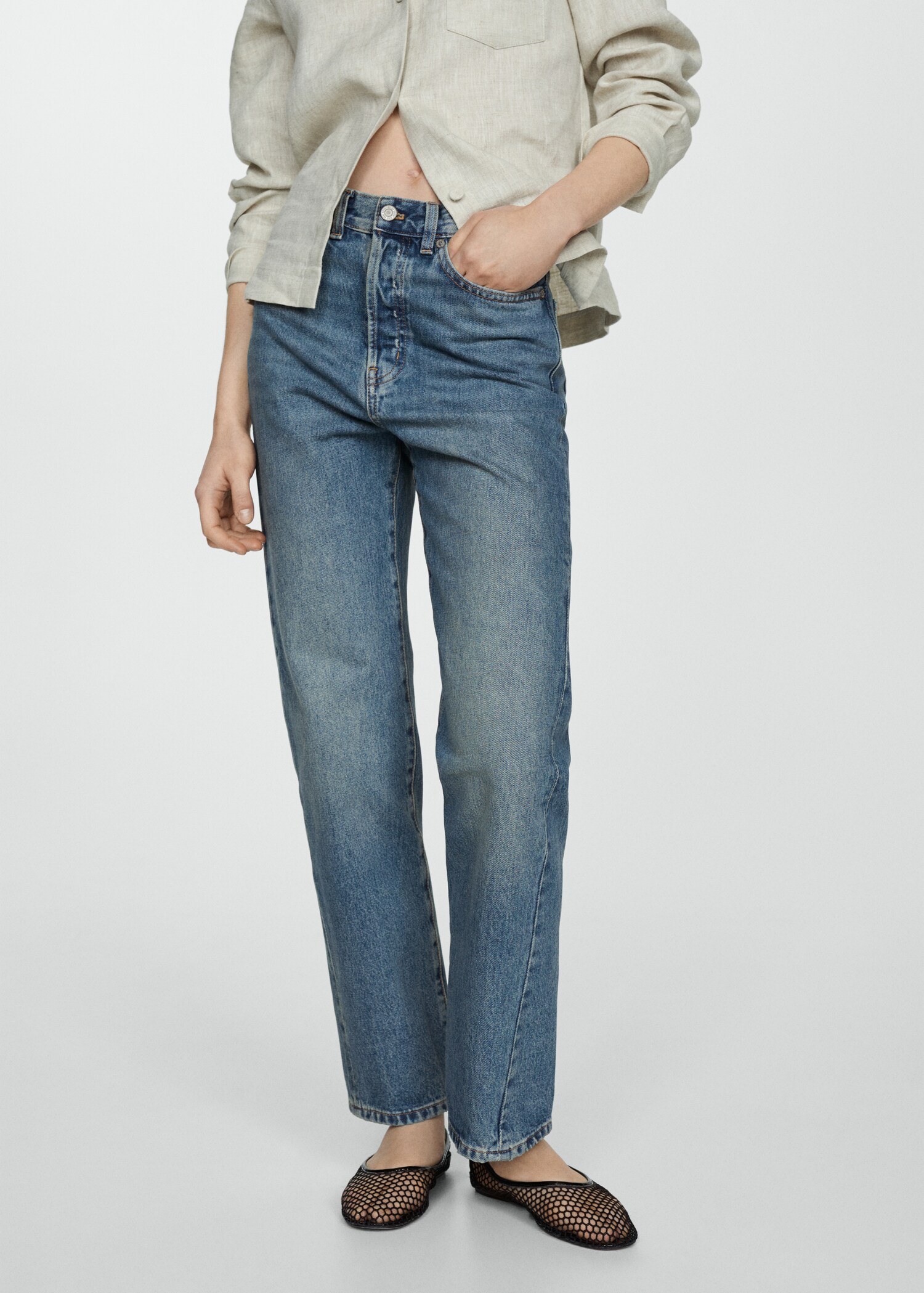 Gerade Jeans mit Vorwärtsnähten - Mittlere Ansicht