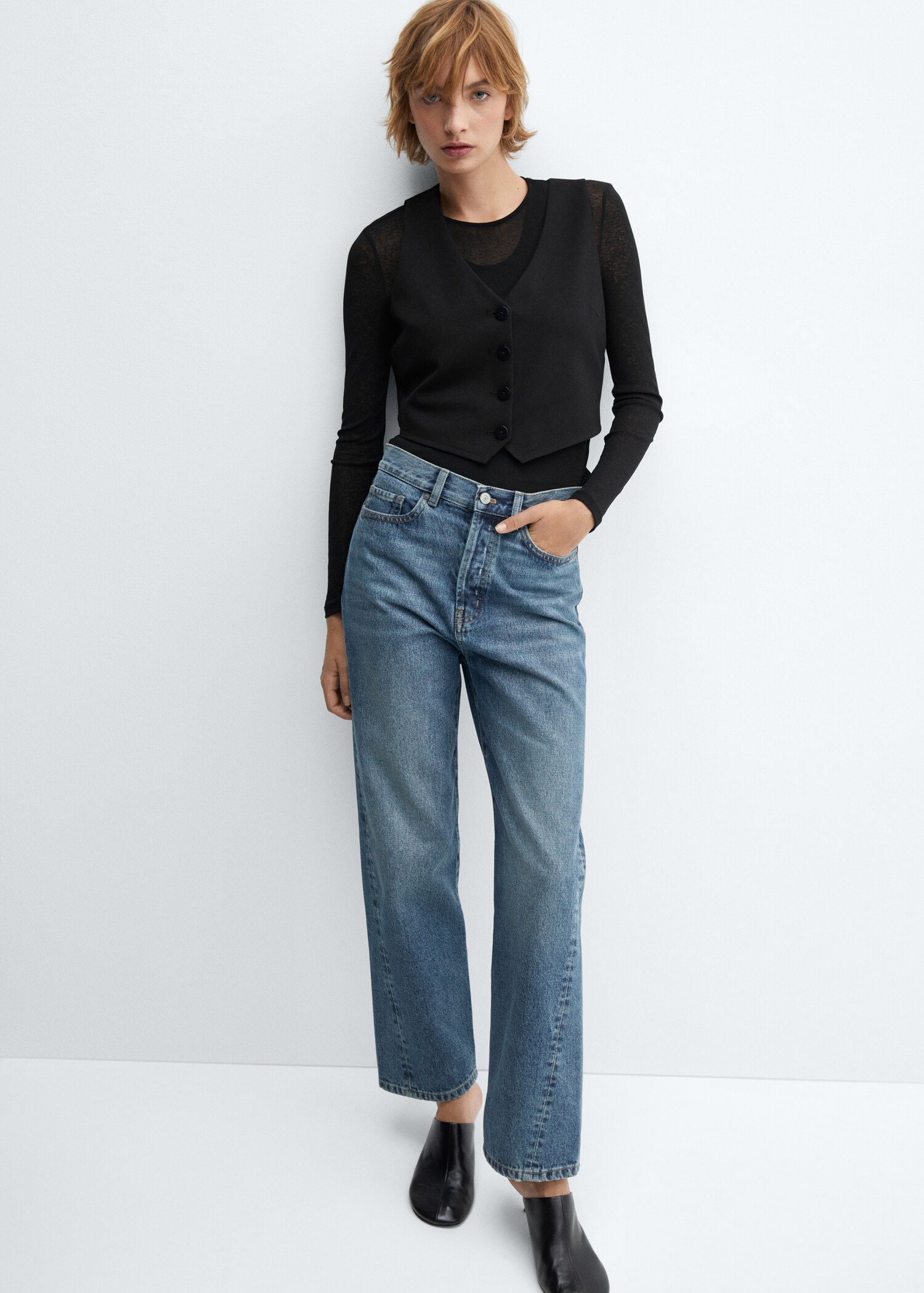 Gerade Jeans mit Vorwärtsnähten - Detail des Artikels 2