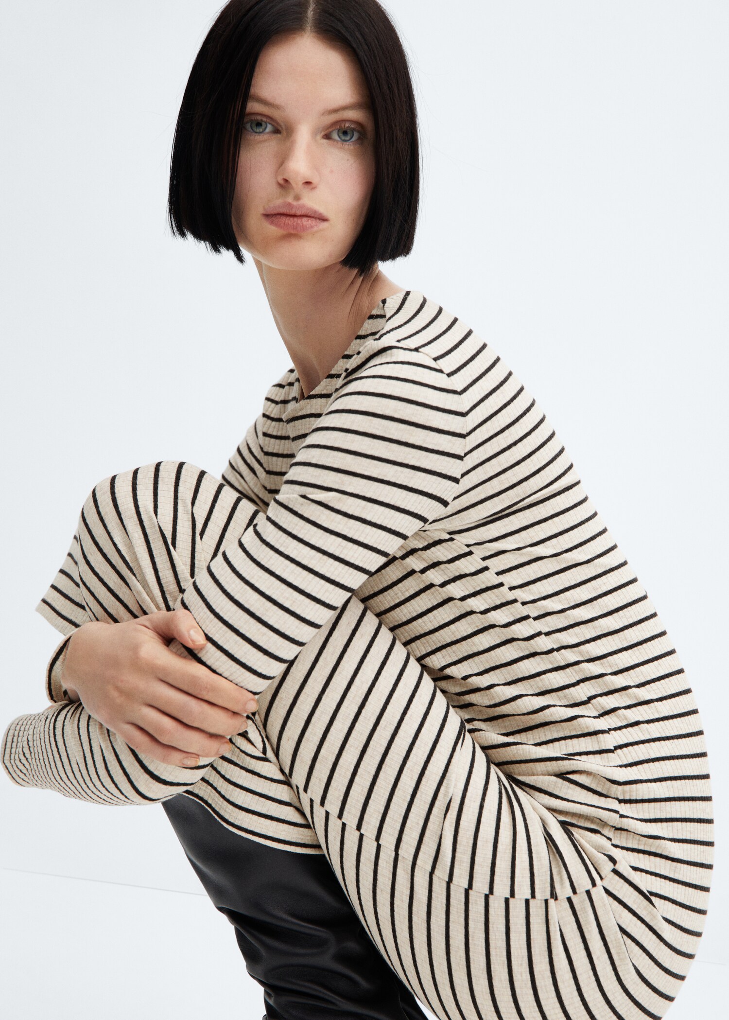 Gestreiftes Kleid mit Rippstruktur - Detail des Artikels 2