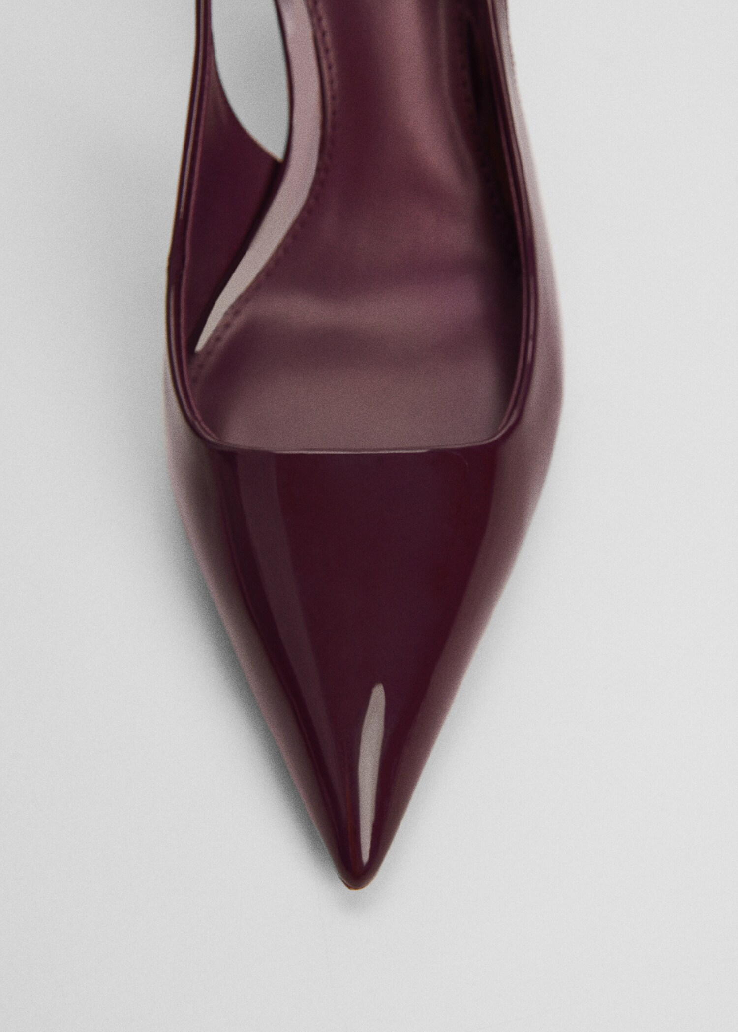 Pointed-toe heeled shoes - Details of the article 2