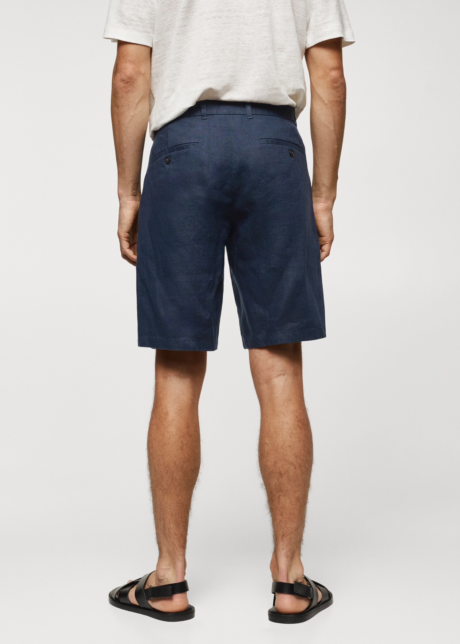 Bermudashorts aus 100 % Leinen - Rückseite des Artikels