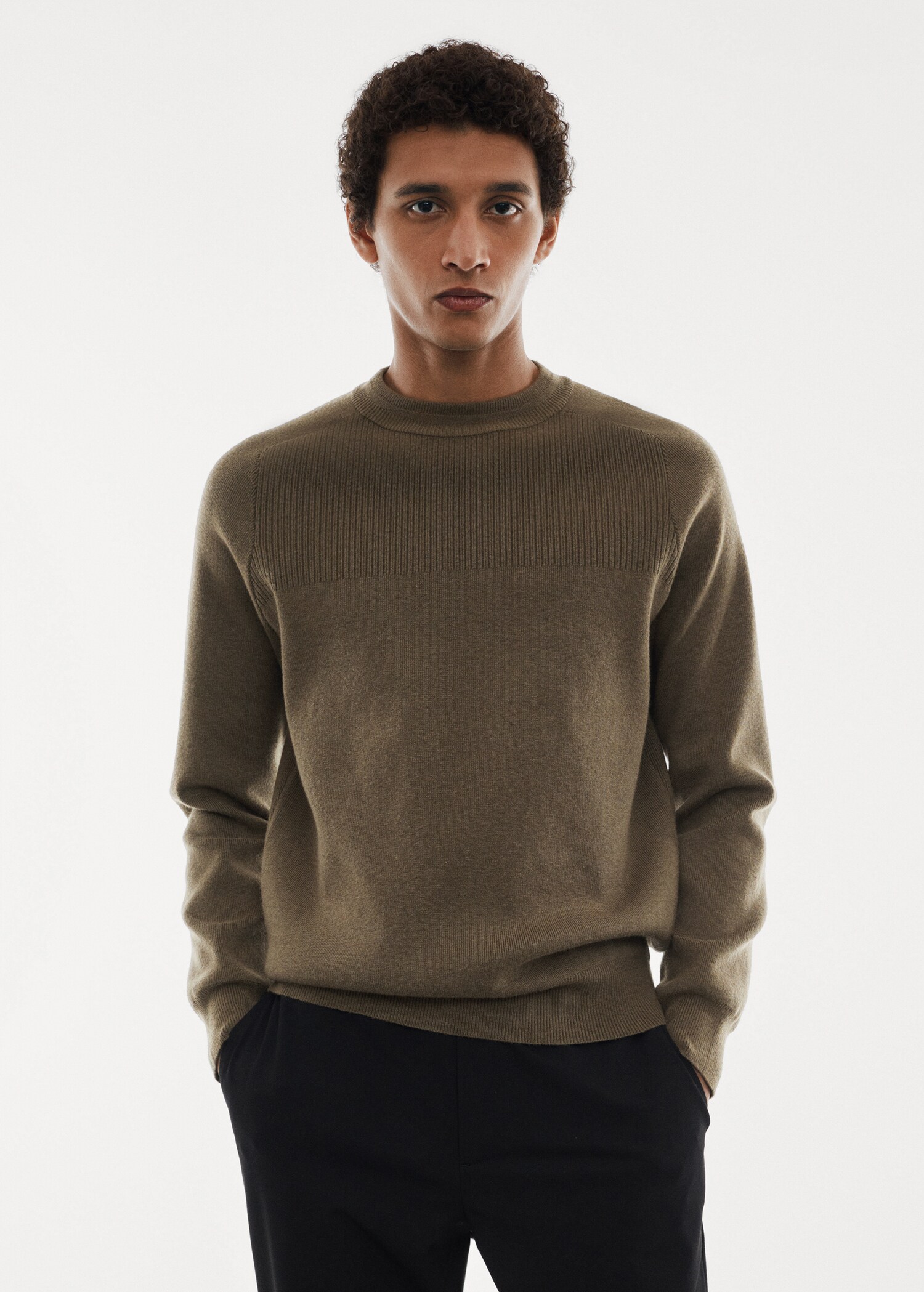 Stretch sweater with ribbed detail - Medium plane
