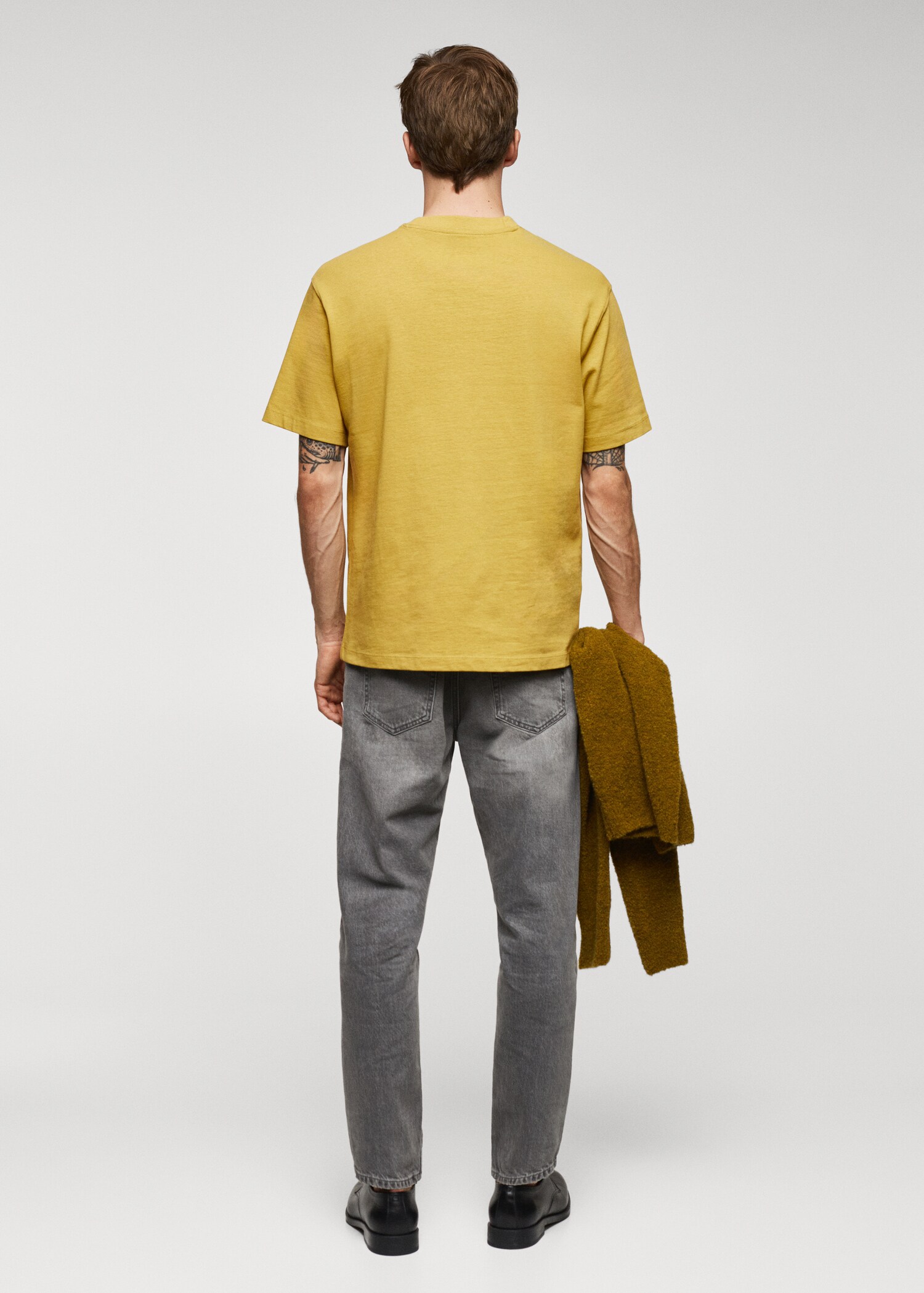 Camiseta básica 100% algodón relaxed fit - Reverso del artículo