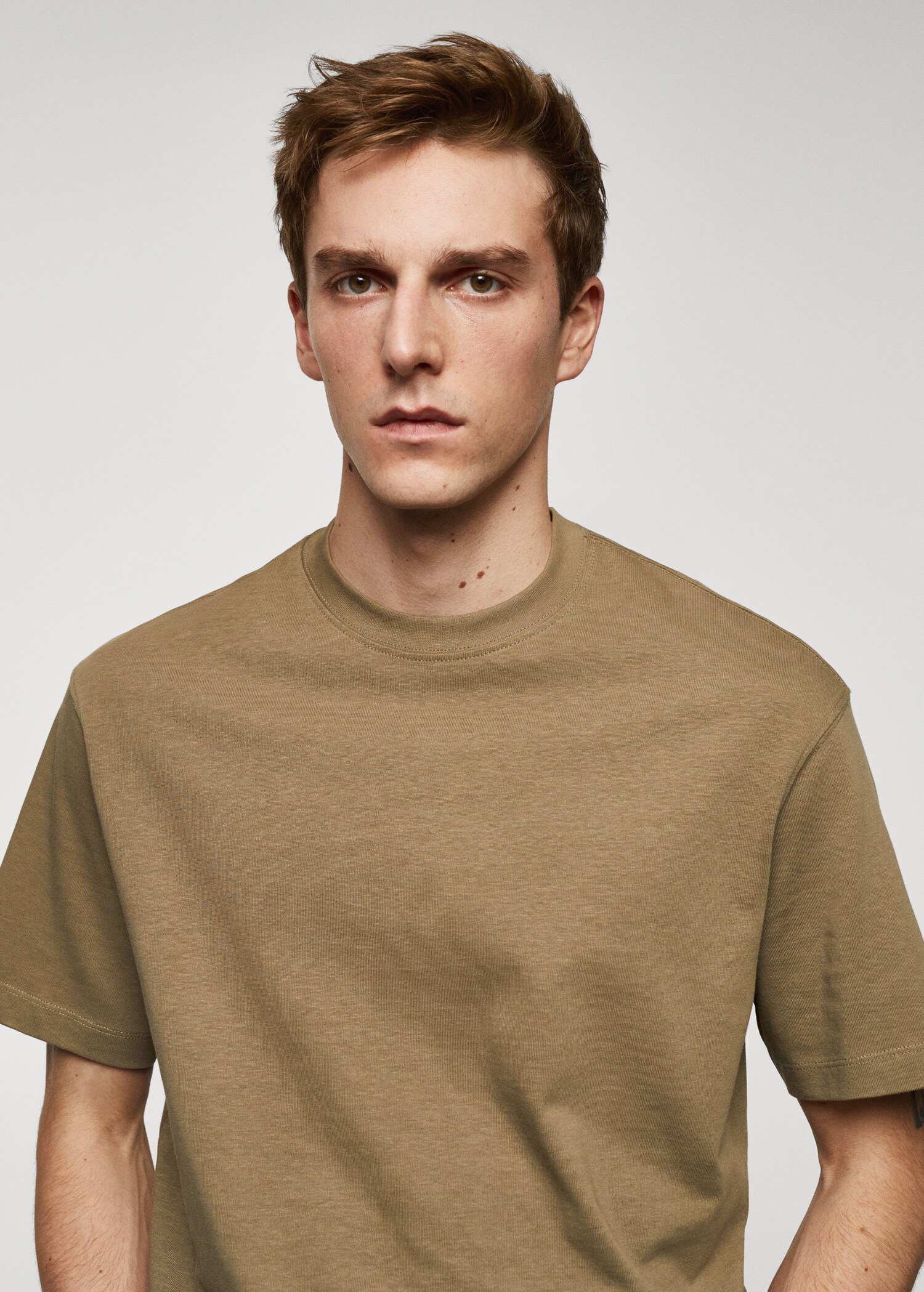 Camiseta básica 100% algodón relaxed fit - Detalle del artículo 1