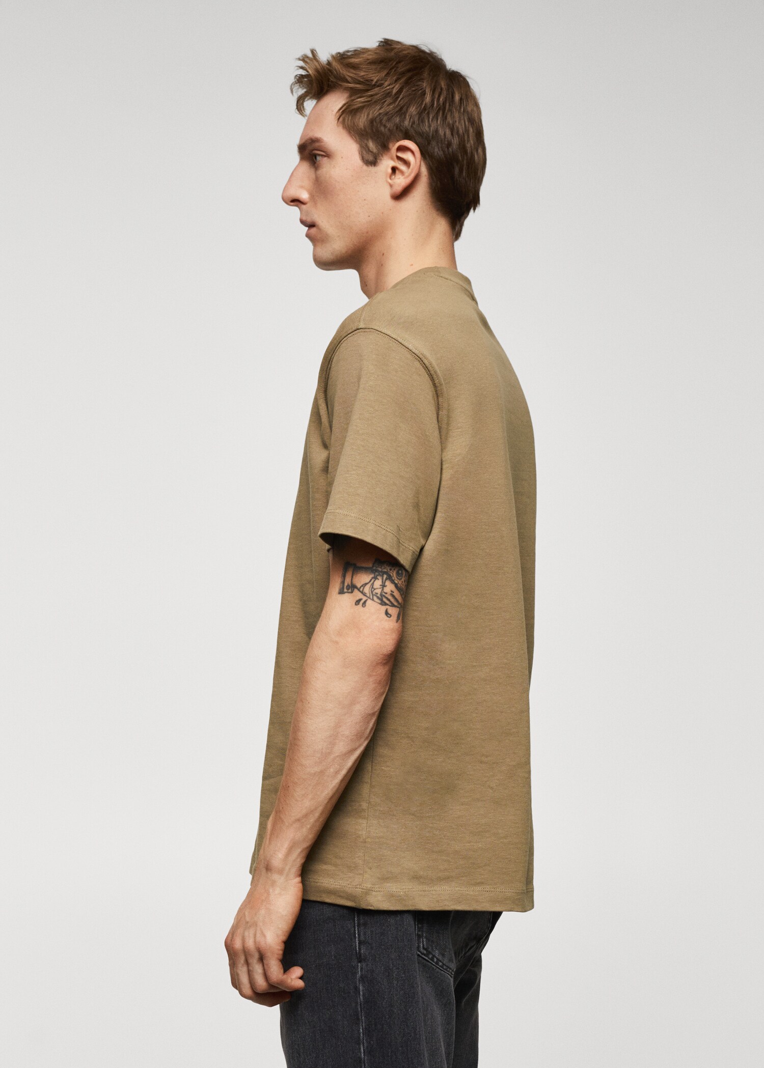 Camiseta básica 100% algodón relaxed fit - Detalle del artículo 2