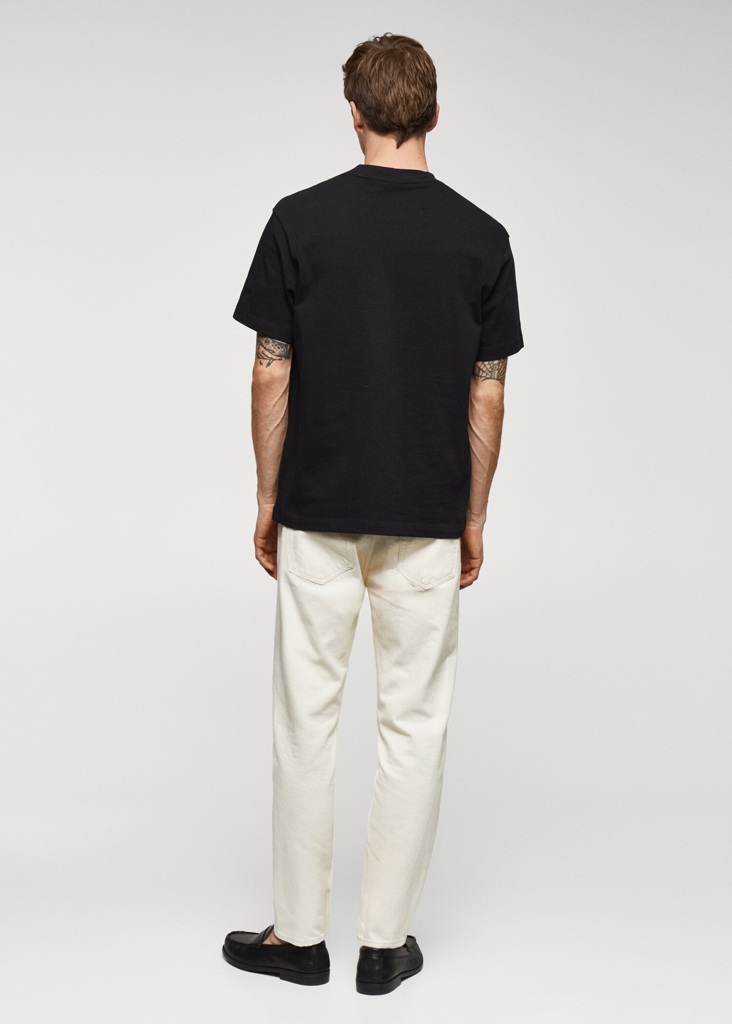 Camiseta básica 100% algodón relaxed fit - Reverso del artículo
