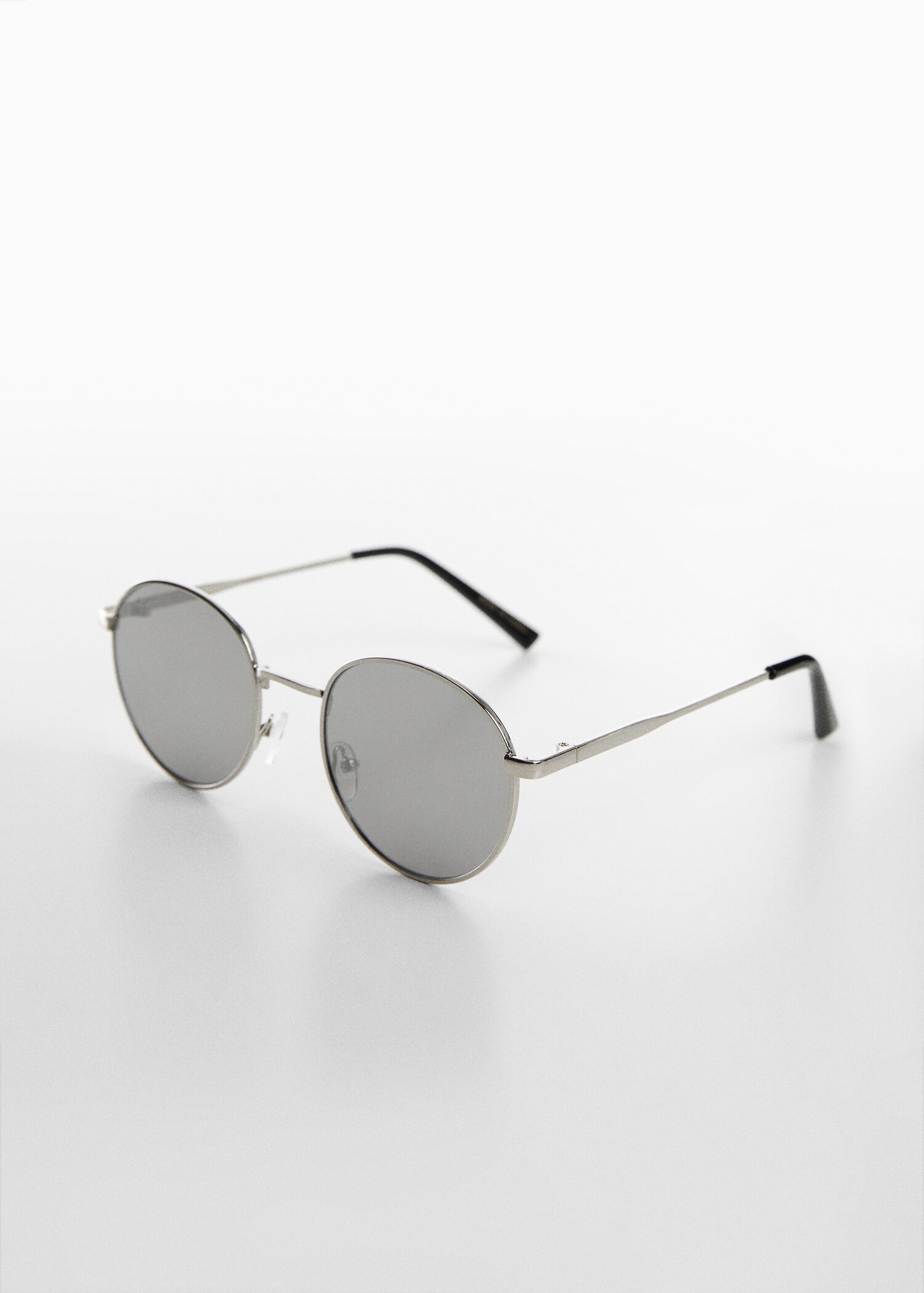 Gafas de sol metálicas redondas - Plano medio