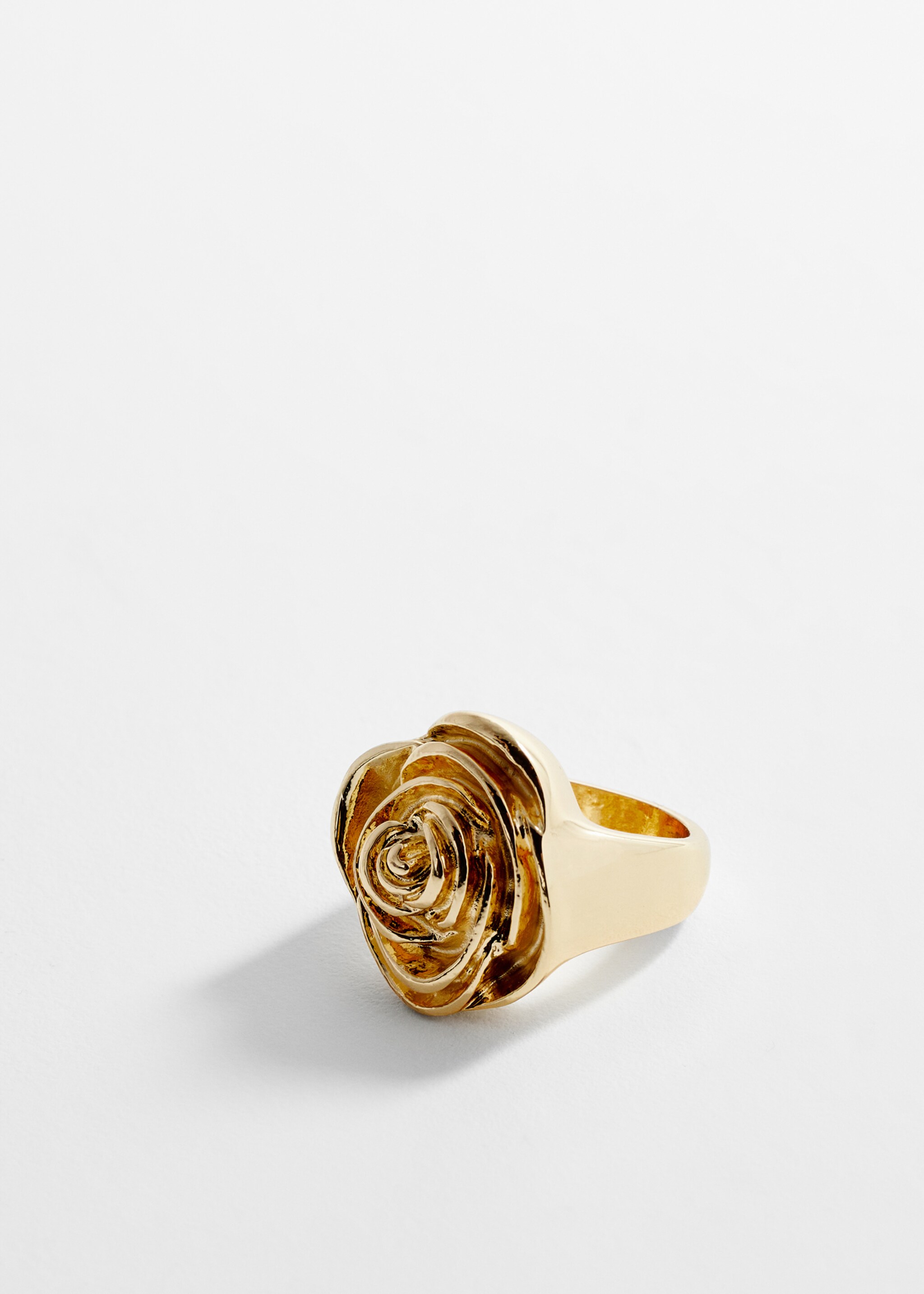 Embossed flower ring - Medium plane, Gold. Ref: 67052536-00.