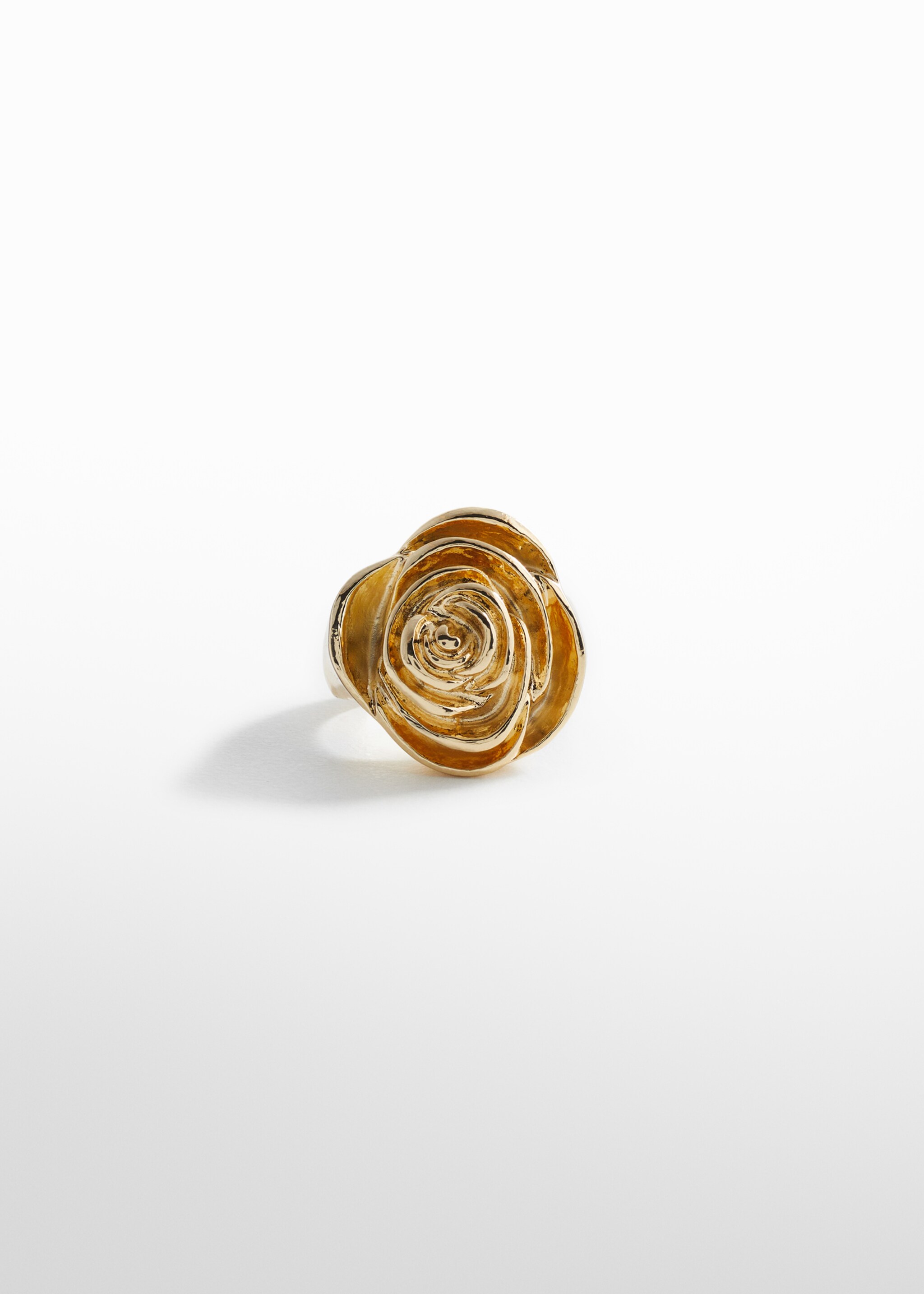 Embossed flower ring - Article without model, Gold. Ref: 67052536-00.
