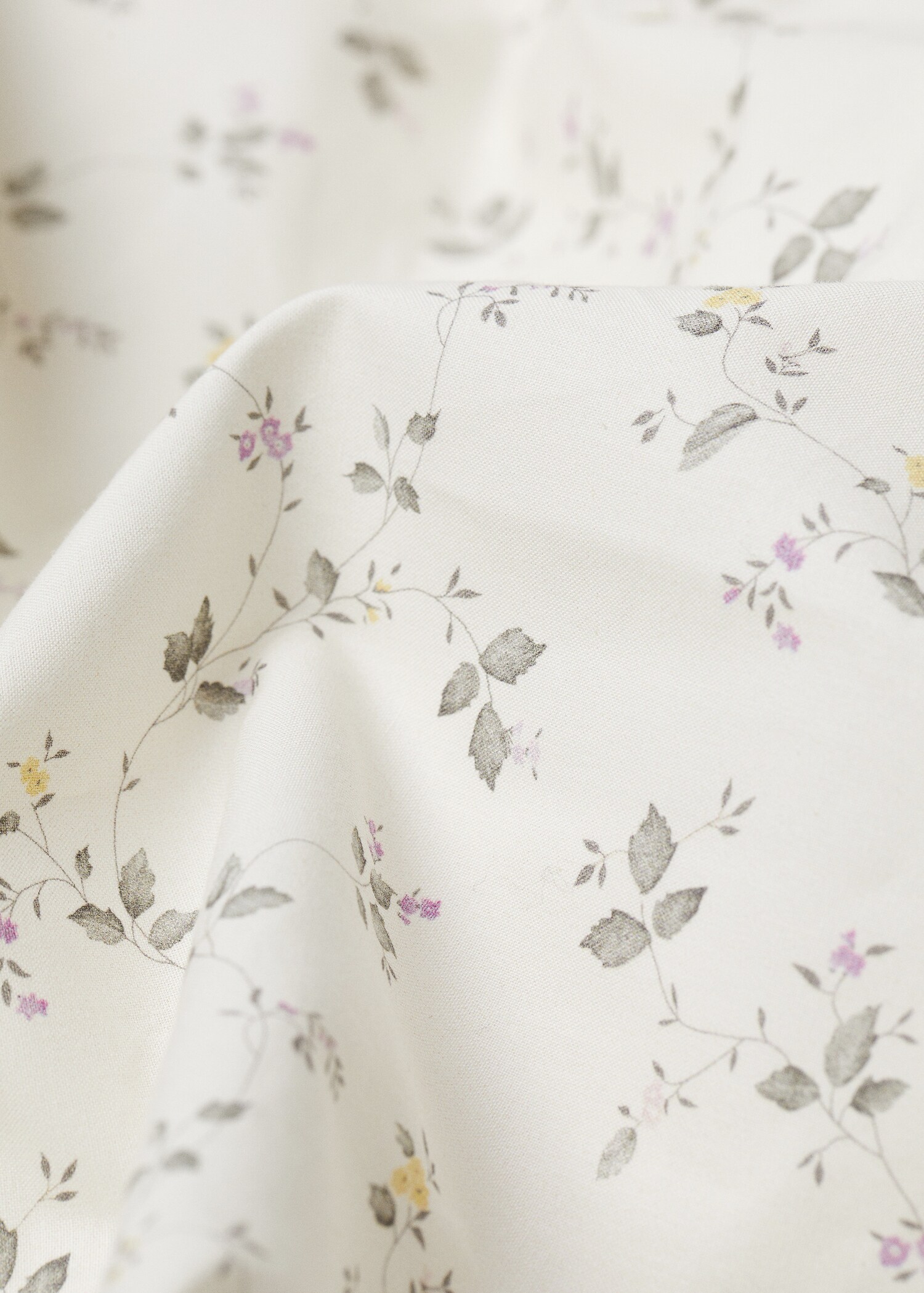 Reversible floral and stripe-print duvet cover King bed - Details of the article 2