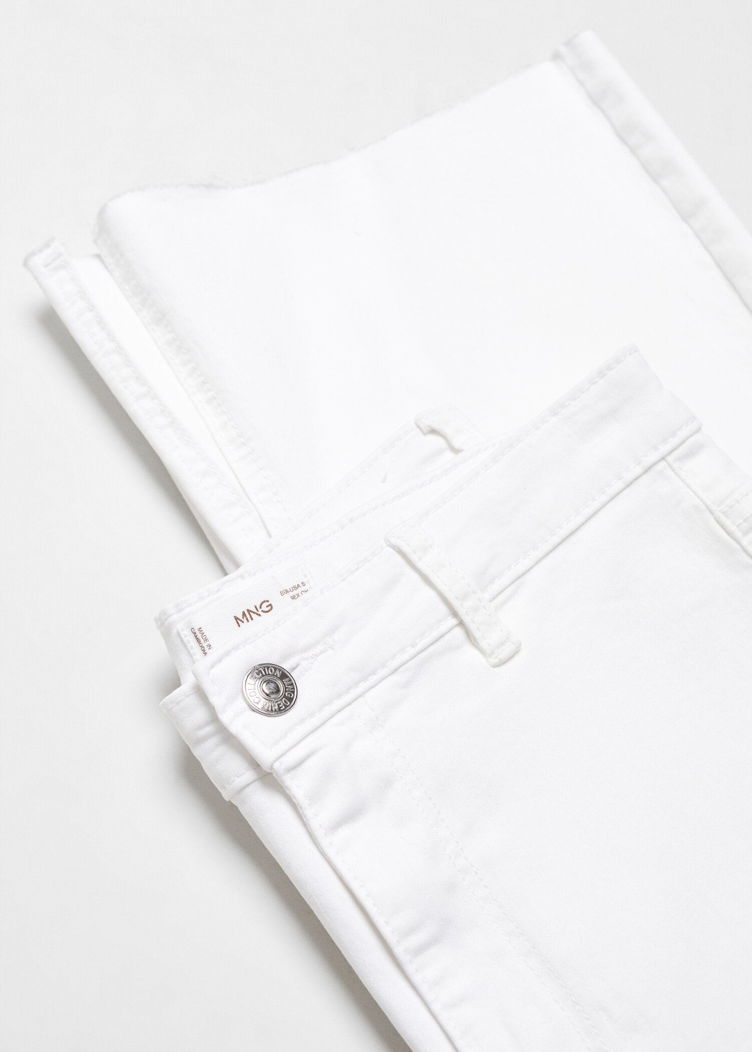 Flared jeans with opening - Details of the article 8