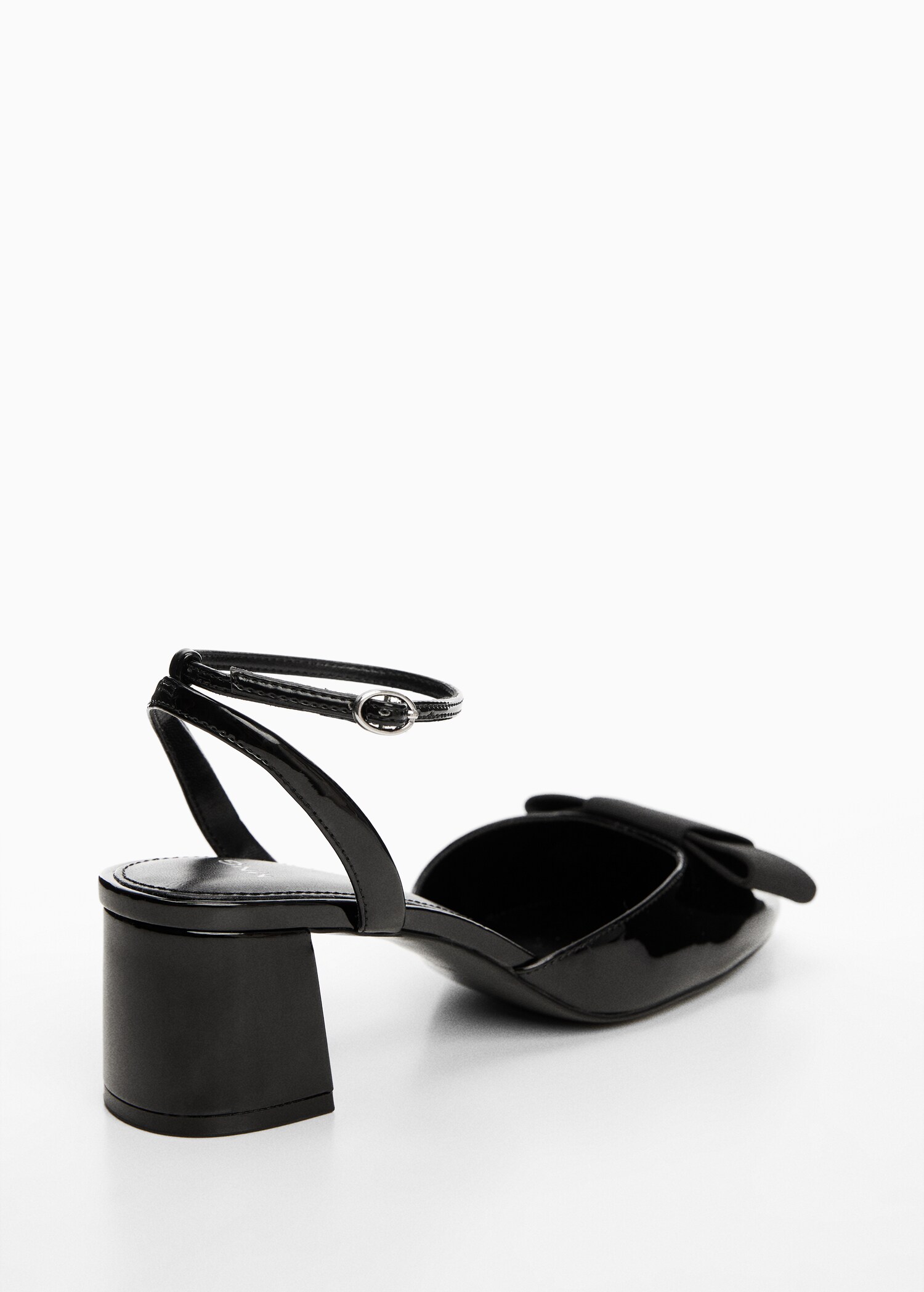 Patent leather bow shoe - Details of the article 1
