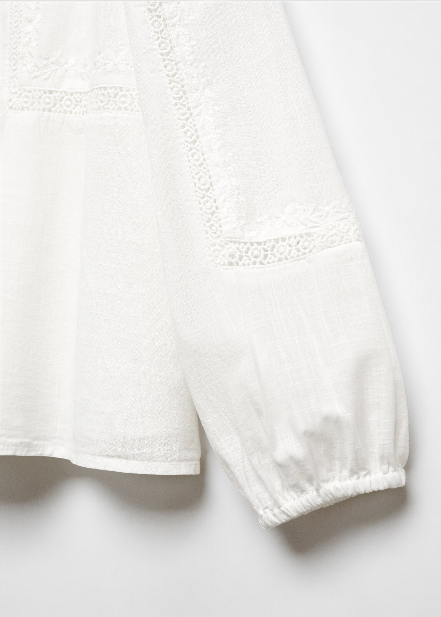 Embroidered blouse - Details of the article 8