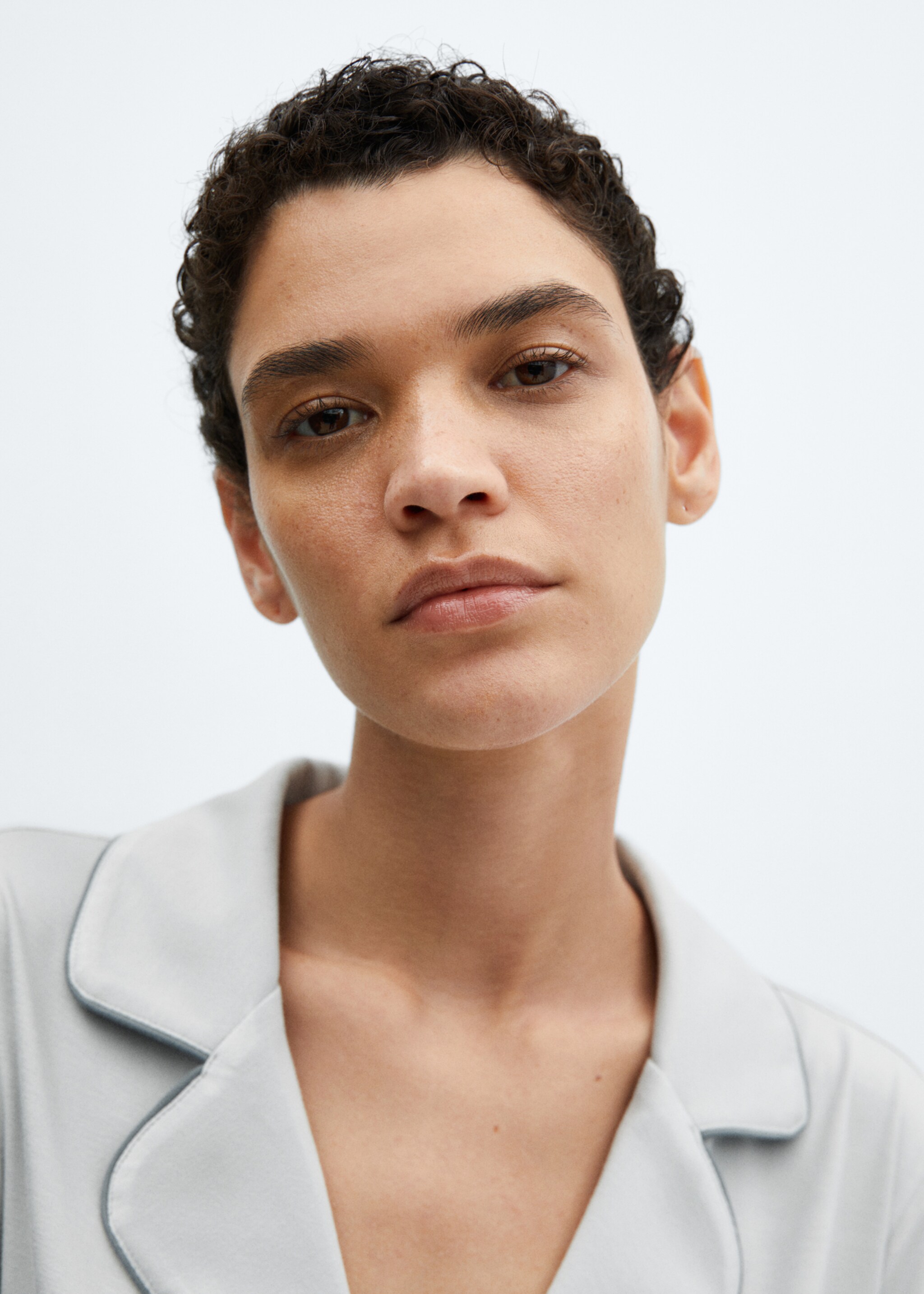 Pyjama shirt with trim - Details of the article 1, Light Heather Grey. Ref: 67054020-00.