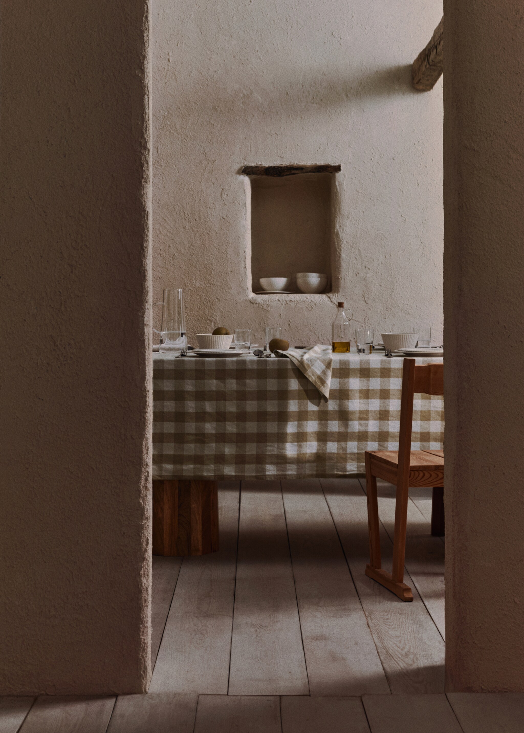 Cotton linen gingham tablecloth 170x250cm - Details of the article 6, Beige. Ref: 67054036-00.