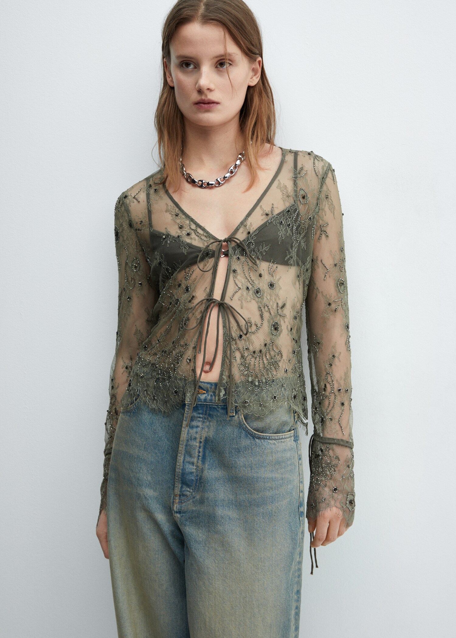Lace appliqué blouse - Medium plane