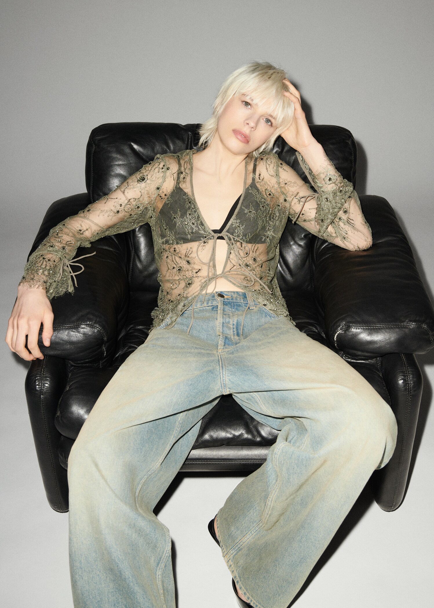 Lace appliqué blouse - Details of the article 6