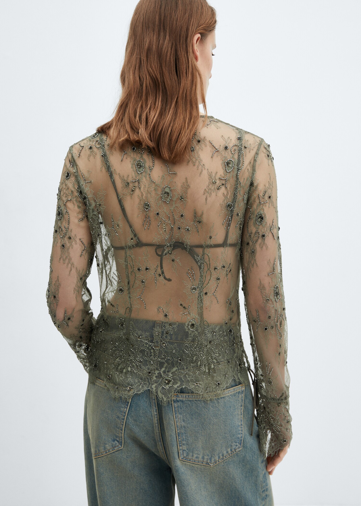 Lace appliqué blouse - Reverse of the article