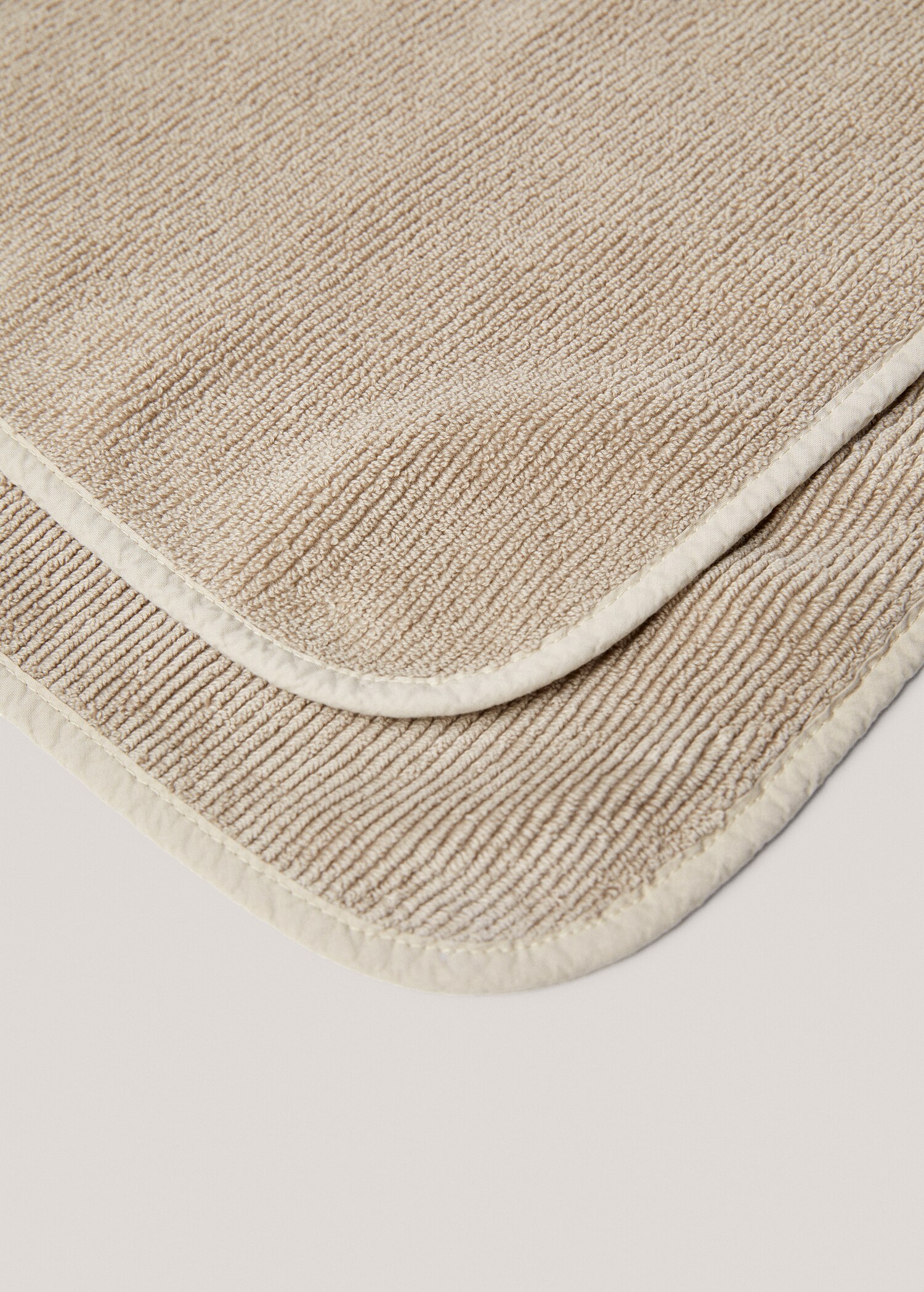 Striped textured cotton rug - Details of the article 1