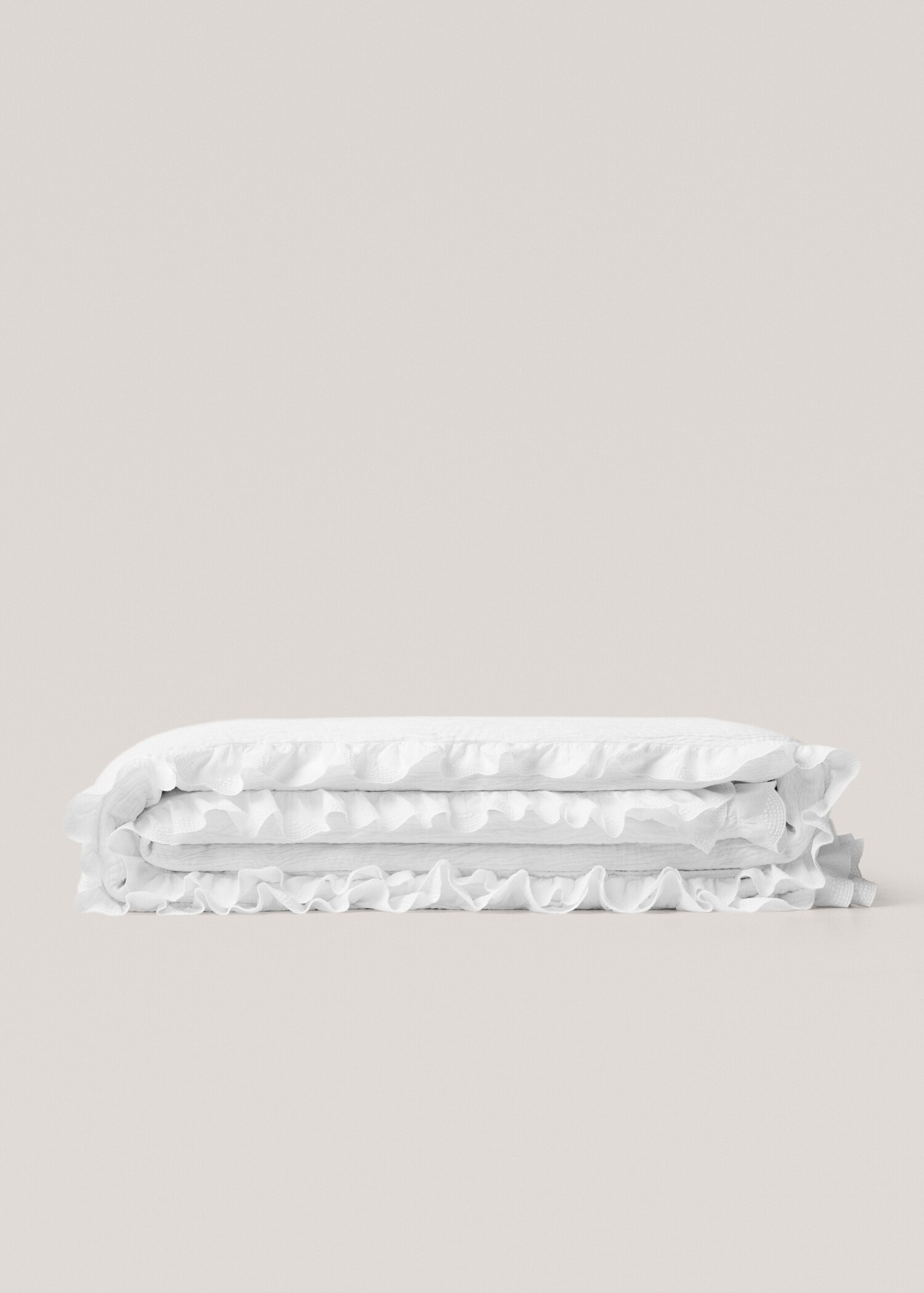 Ruffled jacquard cotton quilt - Article without model