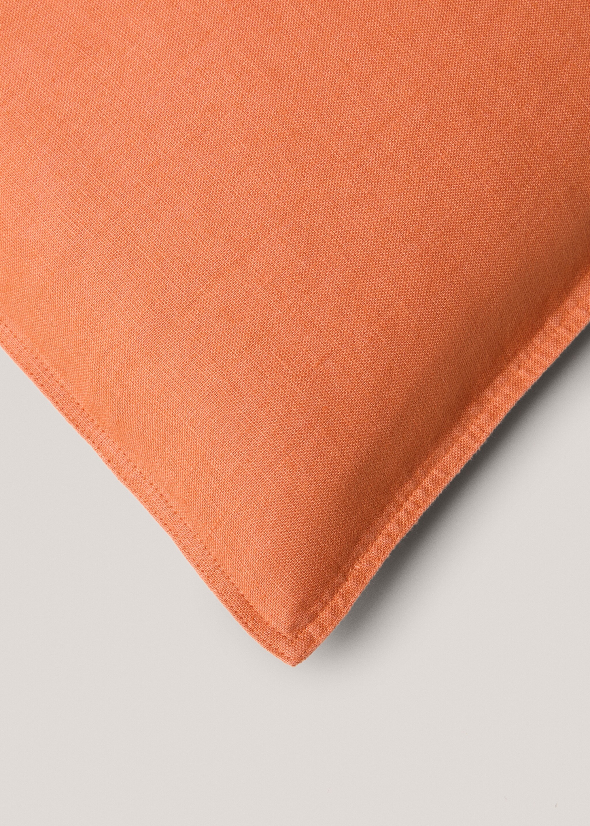 Kissenbezug aus 100 % Leinen 45 x 45 cm - Detail des Artikels 3, Orange. Ref: 67054068-00.