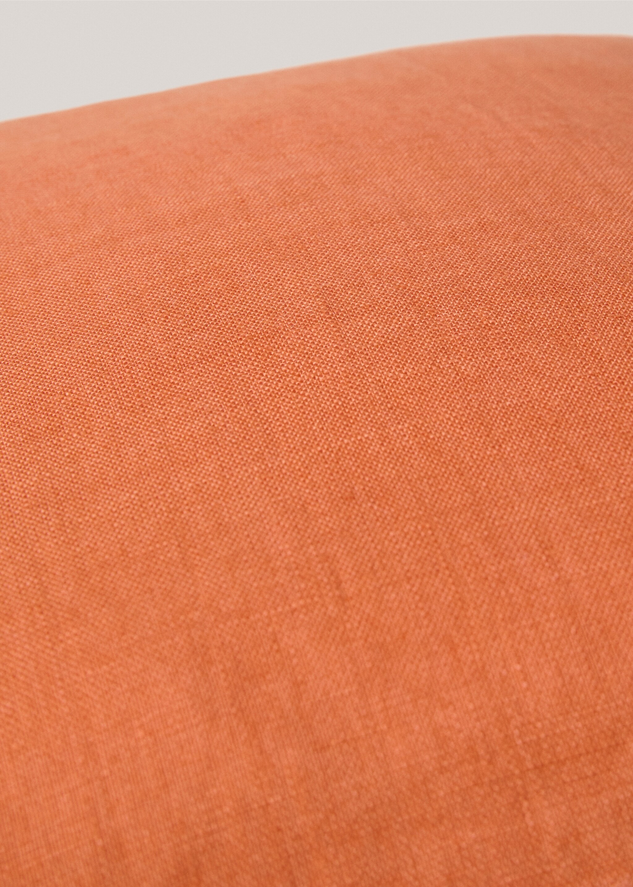 Kissenbezug aus 100 % Leinen 45 x 45 cm - Detail des Artikels 4, Orange. Ref: 67054068-00.