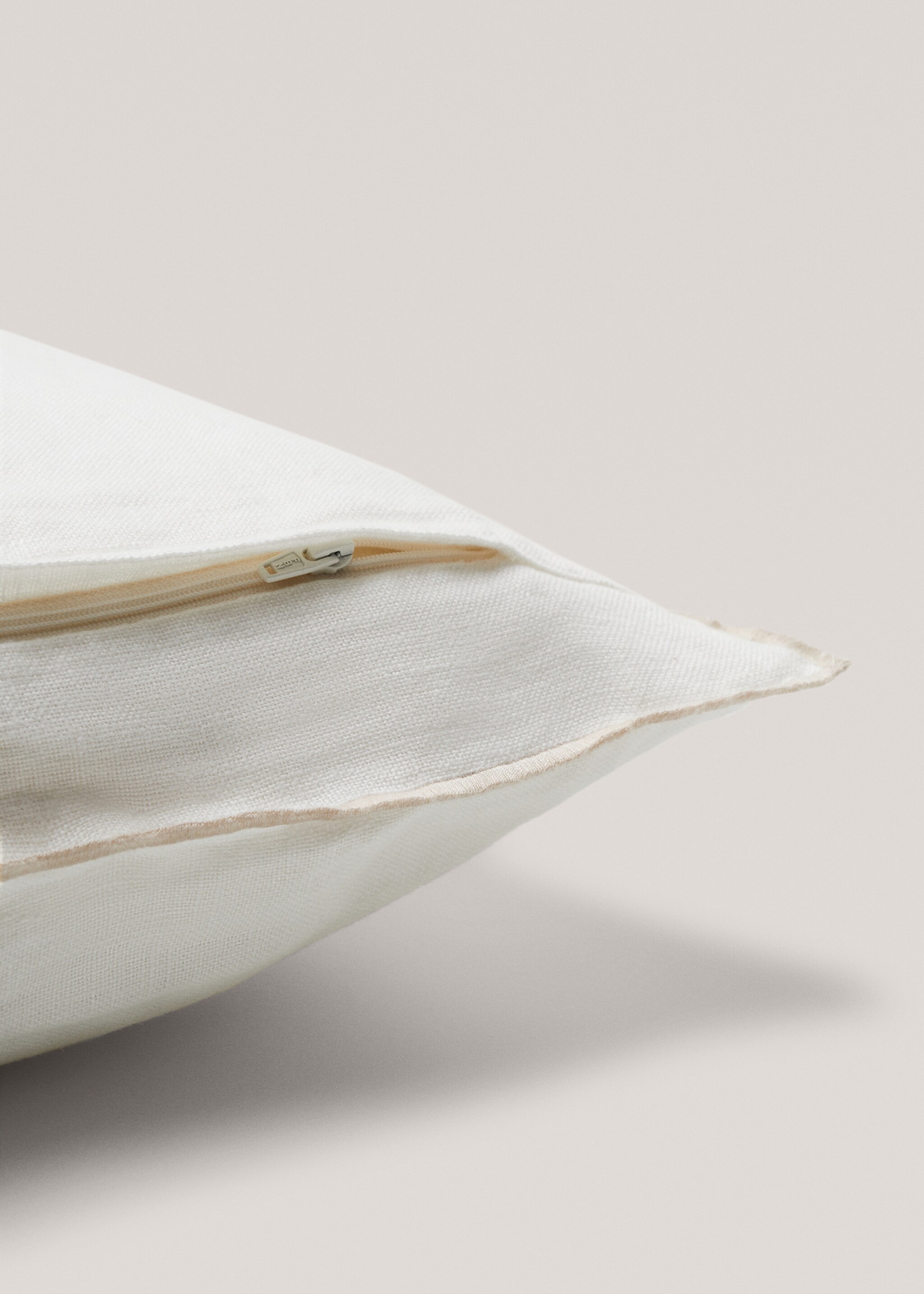 Housse de coussin lin liseré 30x50 cm - Détail de l'article 4, Blanc. Ref: 67054071-00.