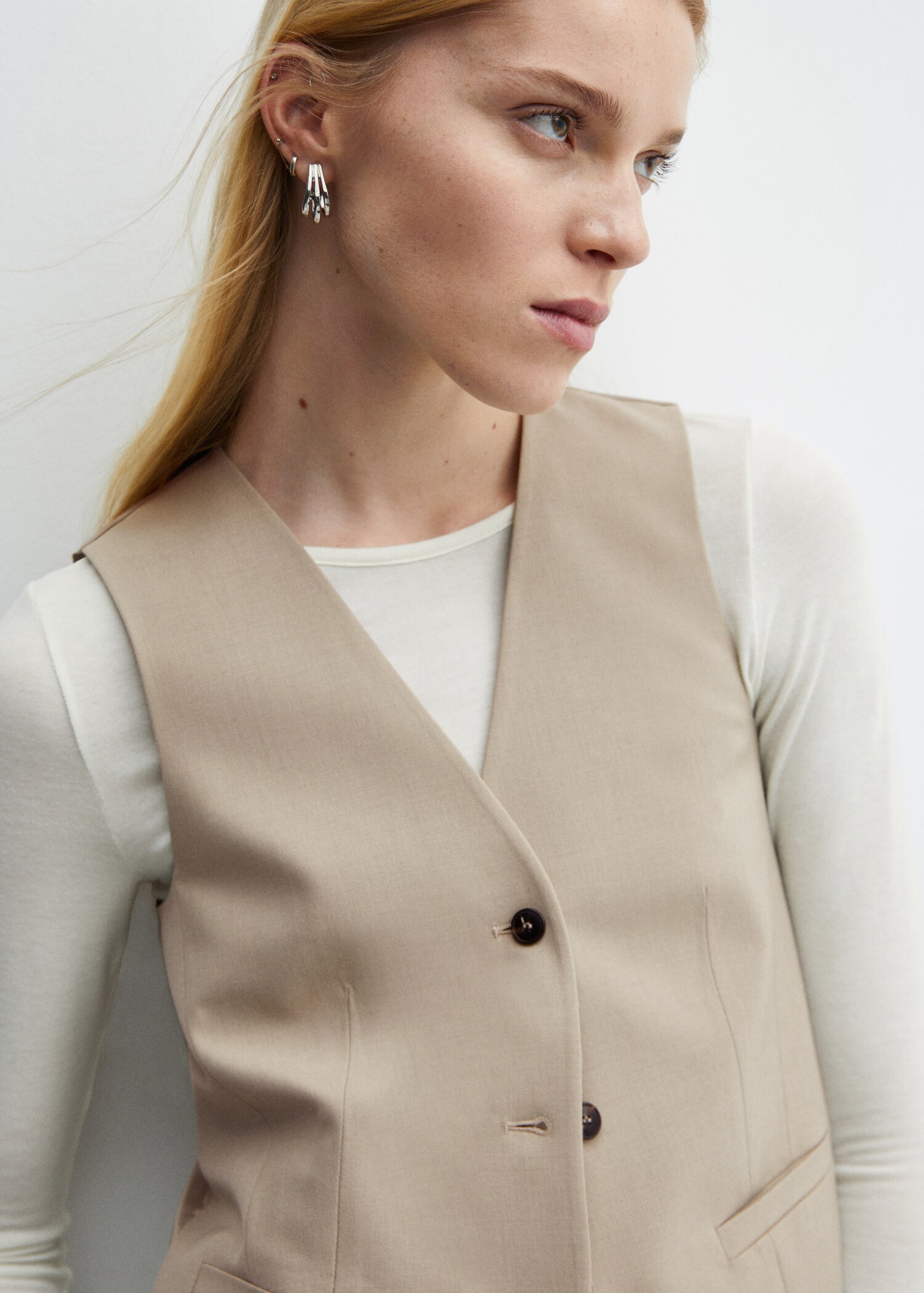 Suit waistcoat with buttons - Details of the article 1