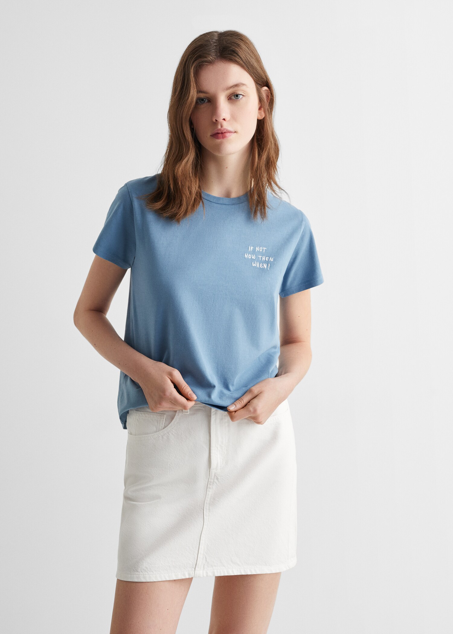 T-shirt message brodé - Plan moyen